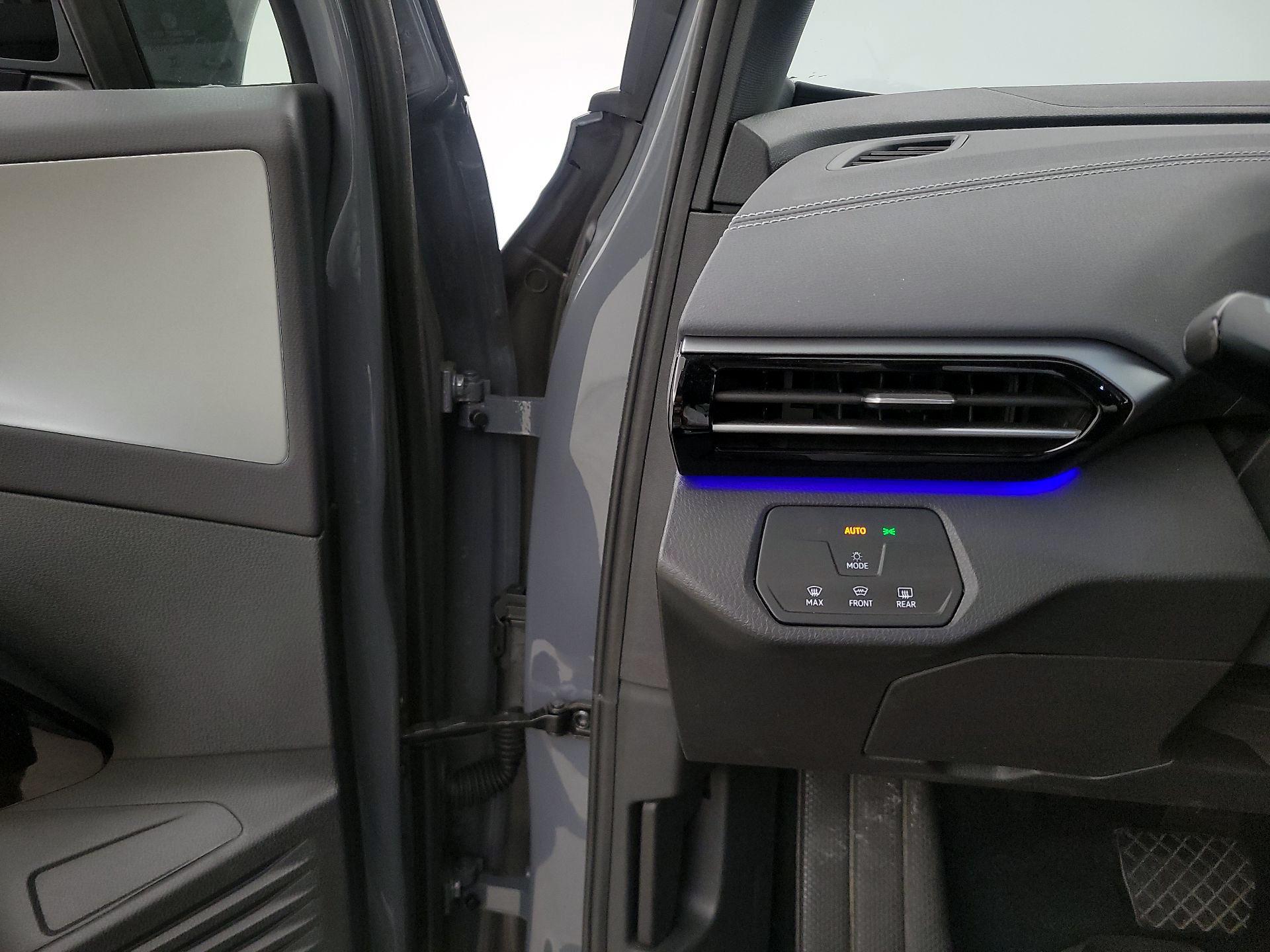 Thumbnail: 2023 Volkswagen ID.4 - 13