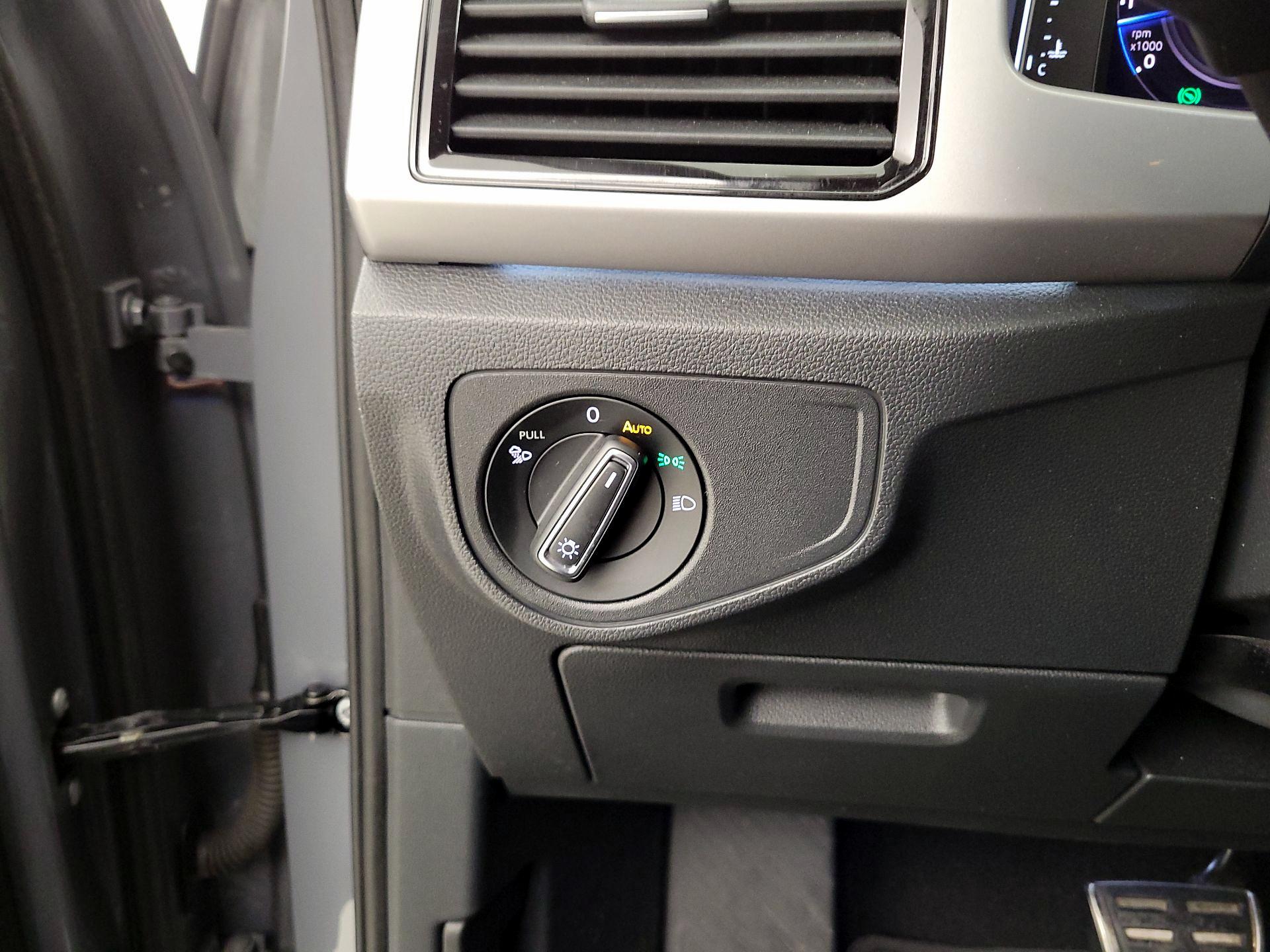 Thumbnail: 2020 Volkswagen Atlas - 13