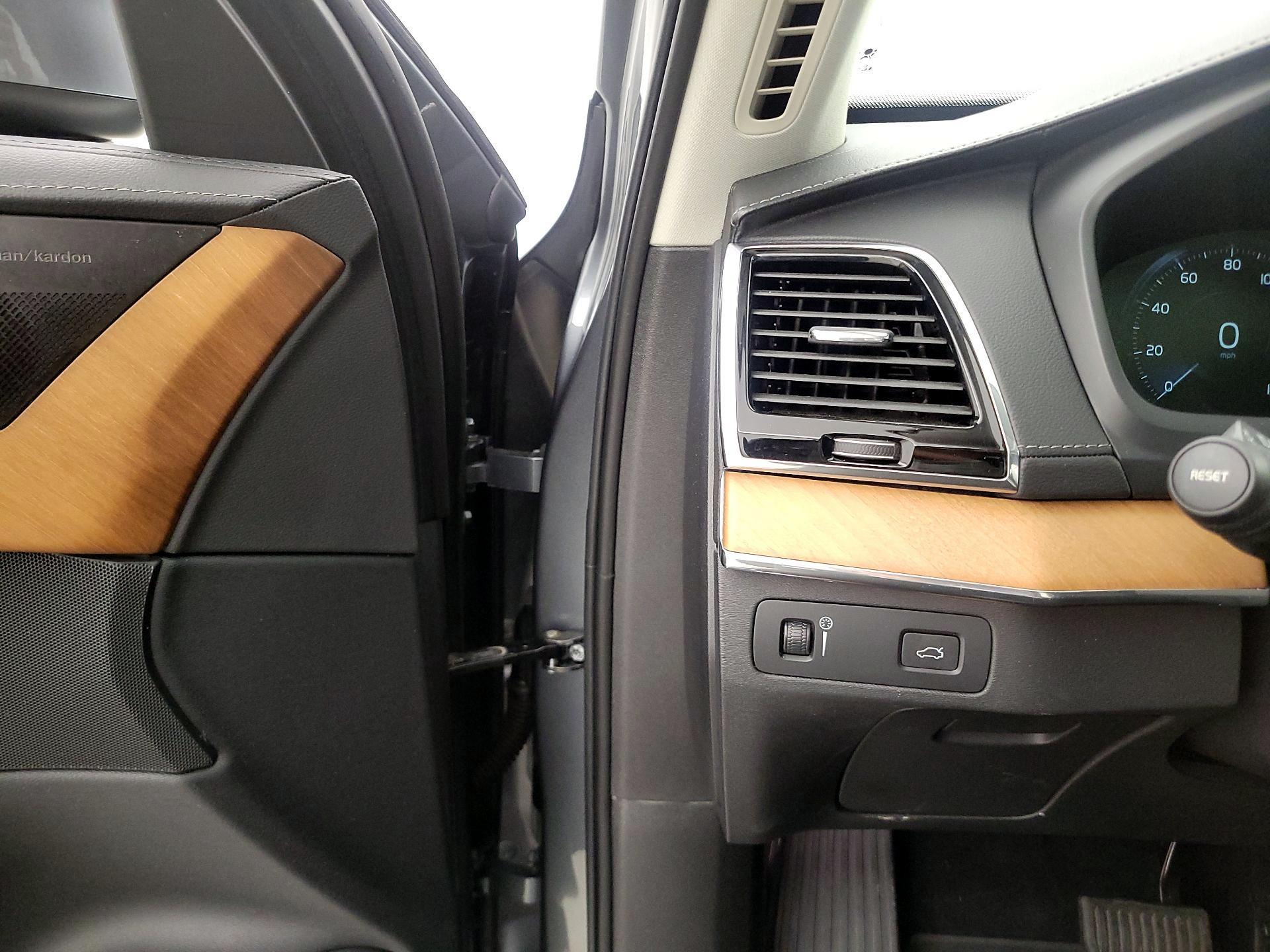 Thumbnail: 2020 Volvo XC90 - 13