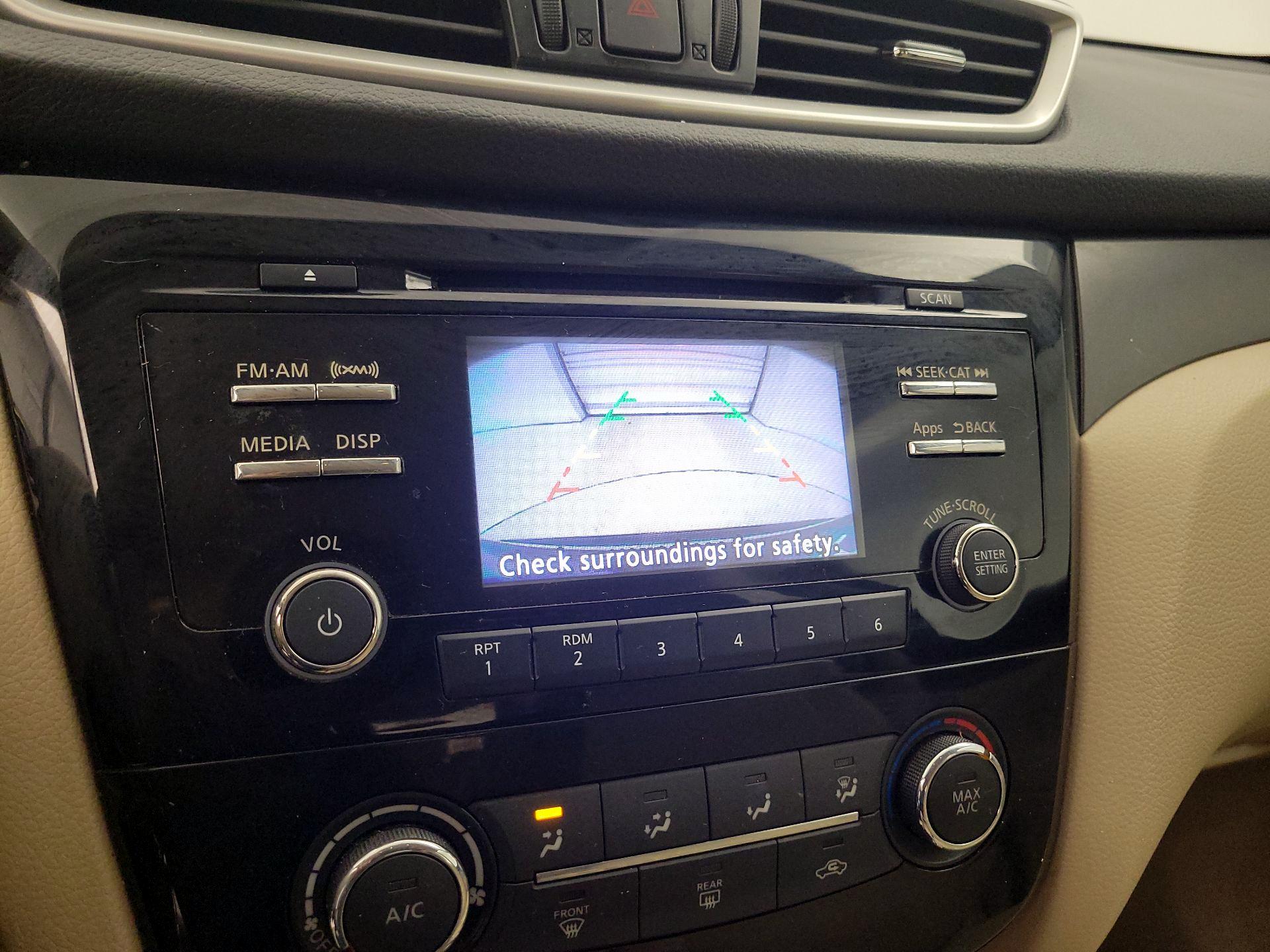 Thumbnail: 2015 Nissan Rogue - 14