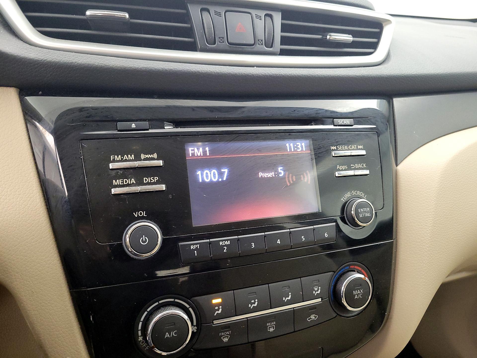 Thumbnail: 2015 Nissan Rogue - 15