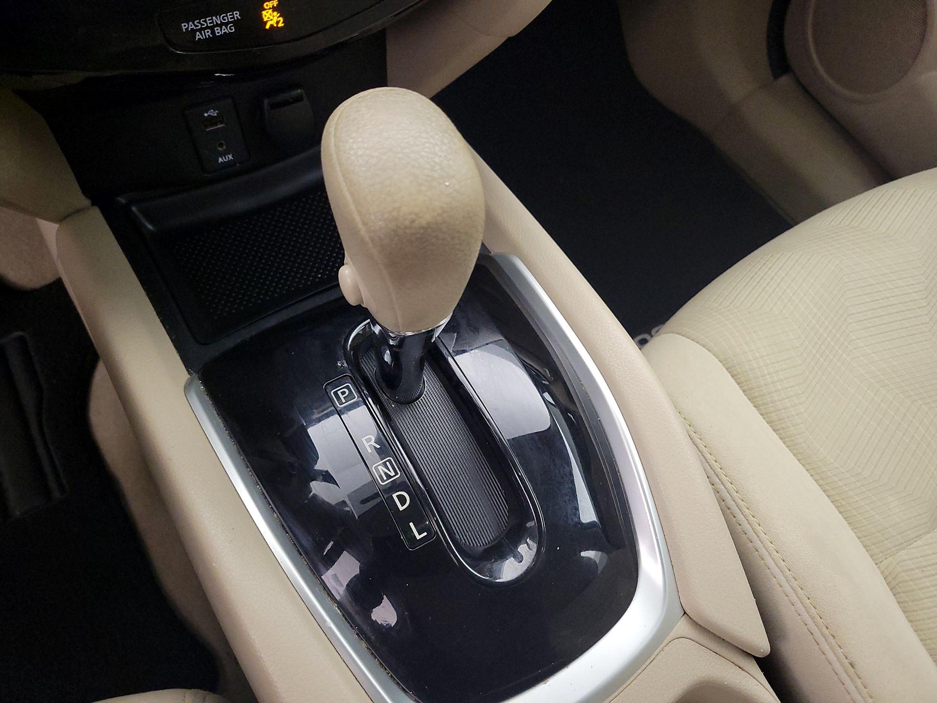 Thumbnail: 2015 Nissan Rogue - 17