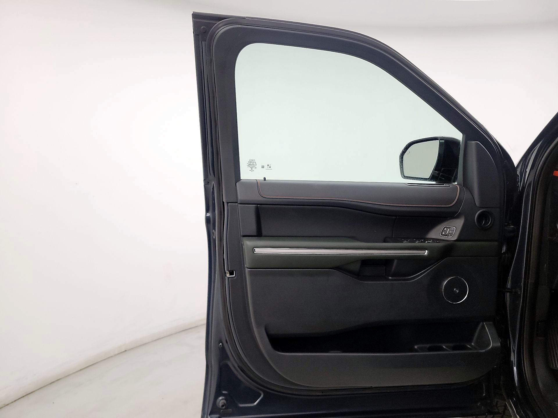 Thumbnail: 2022 Ford Expedition - 12