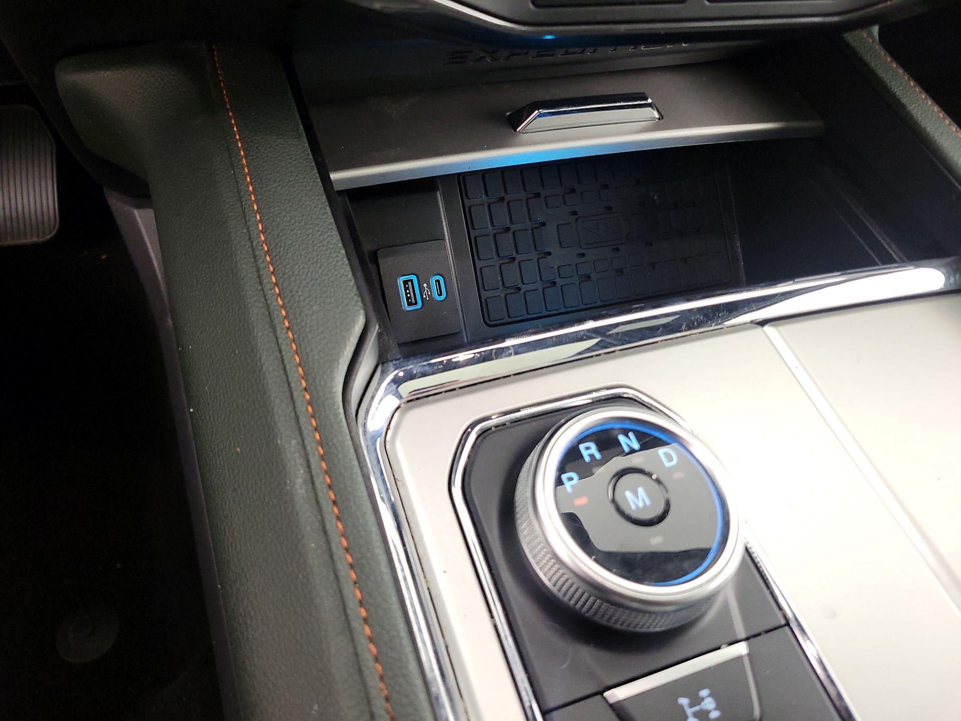 Thumbnail: 2022 Ford Expedition - 19