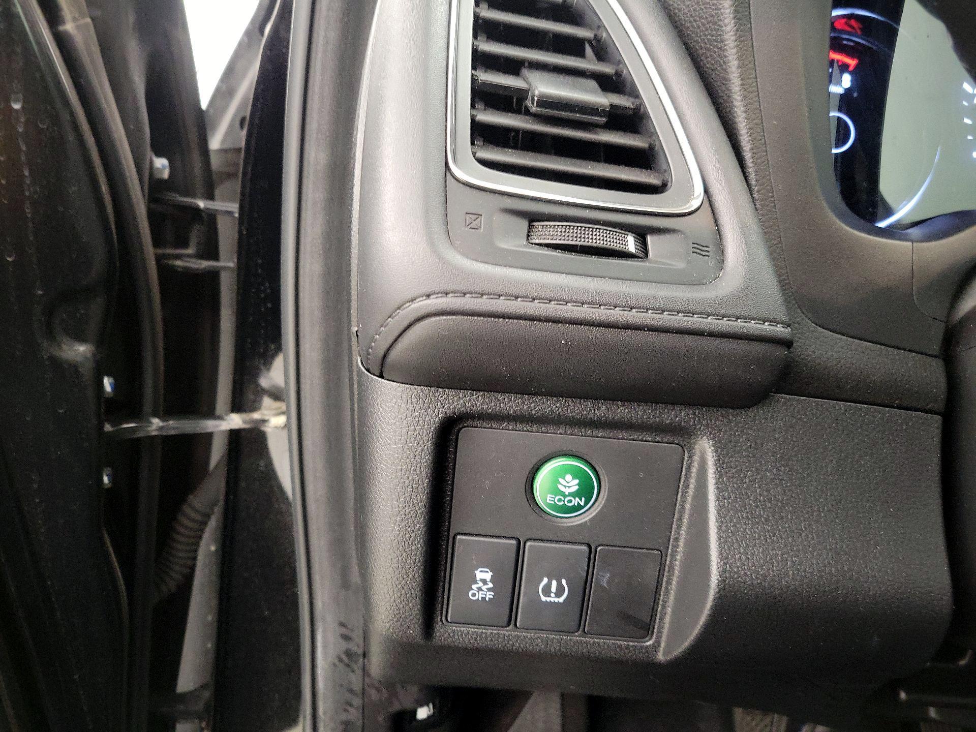 Thumbnail: 2016 Honda HR-V - 13