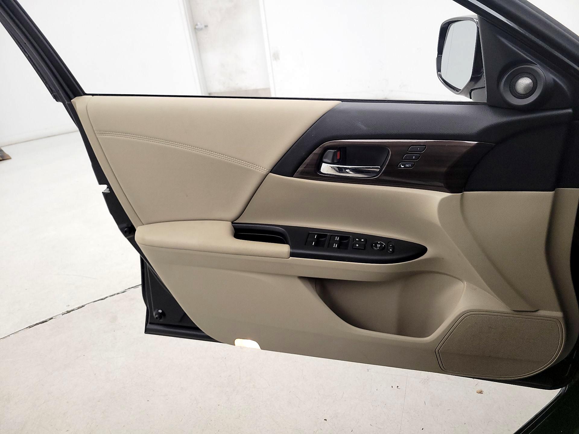 Thumbnail: 2017 Honda Accord - 12