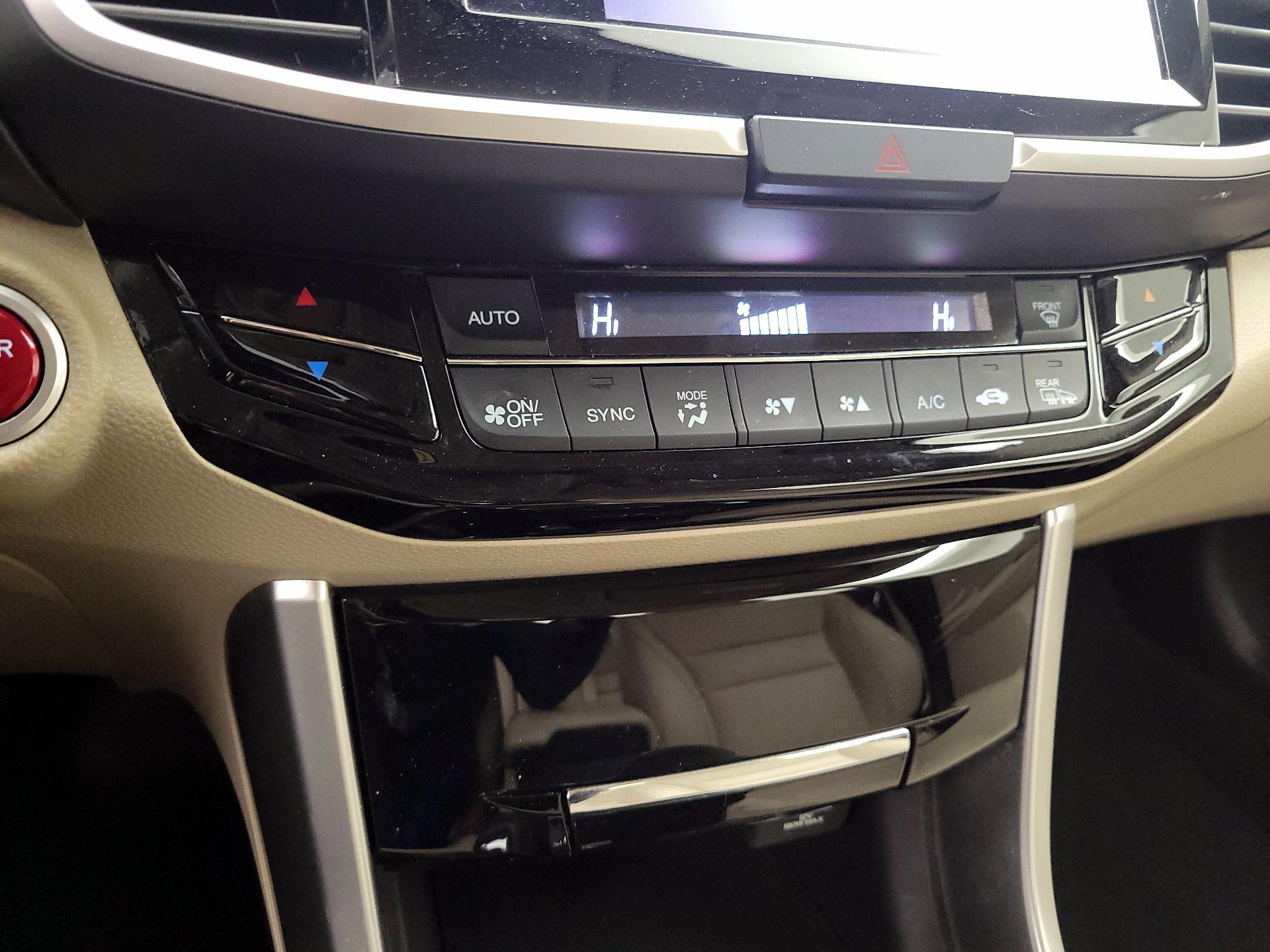 Thumbnail: 2017 Honda Accord - 16