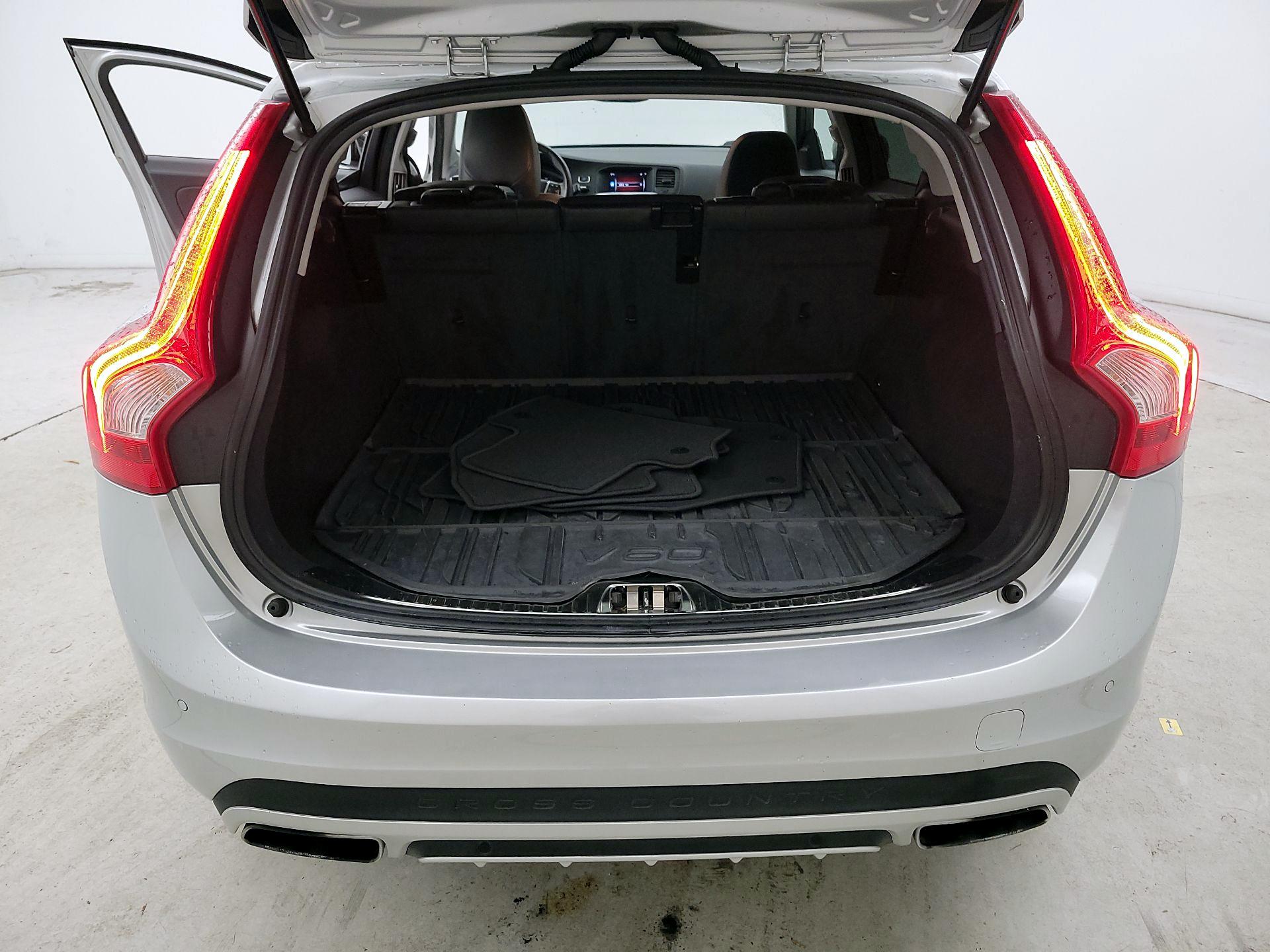 Thumbnail: 2018 Volvo S60 - 20