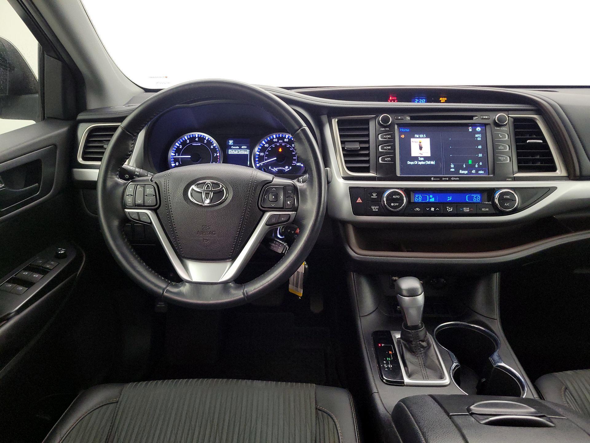 Thumbnail: 2019 Toyota Highlander - 10