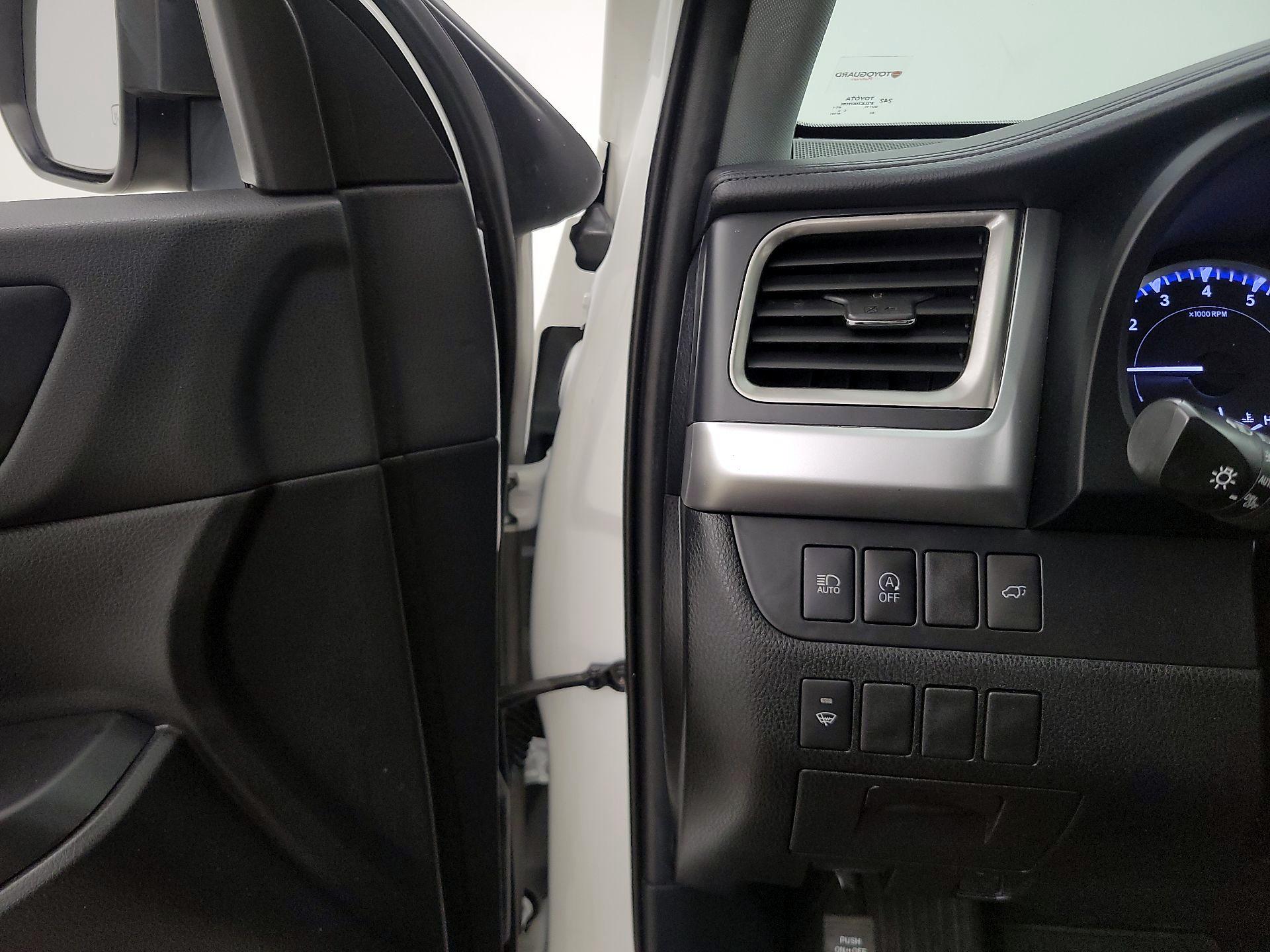 Thumbnail: 2019 Toyota Highlander - 13