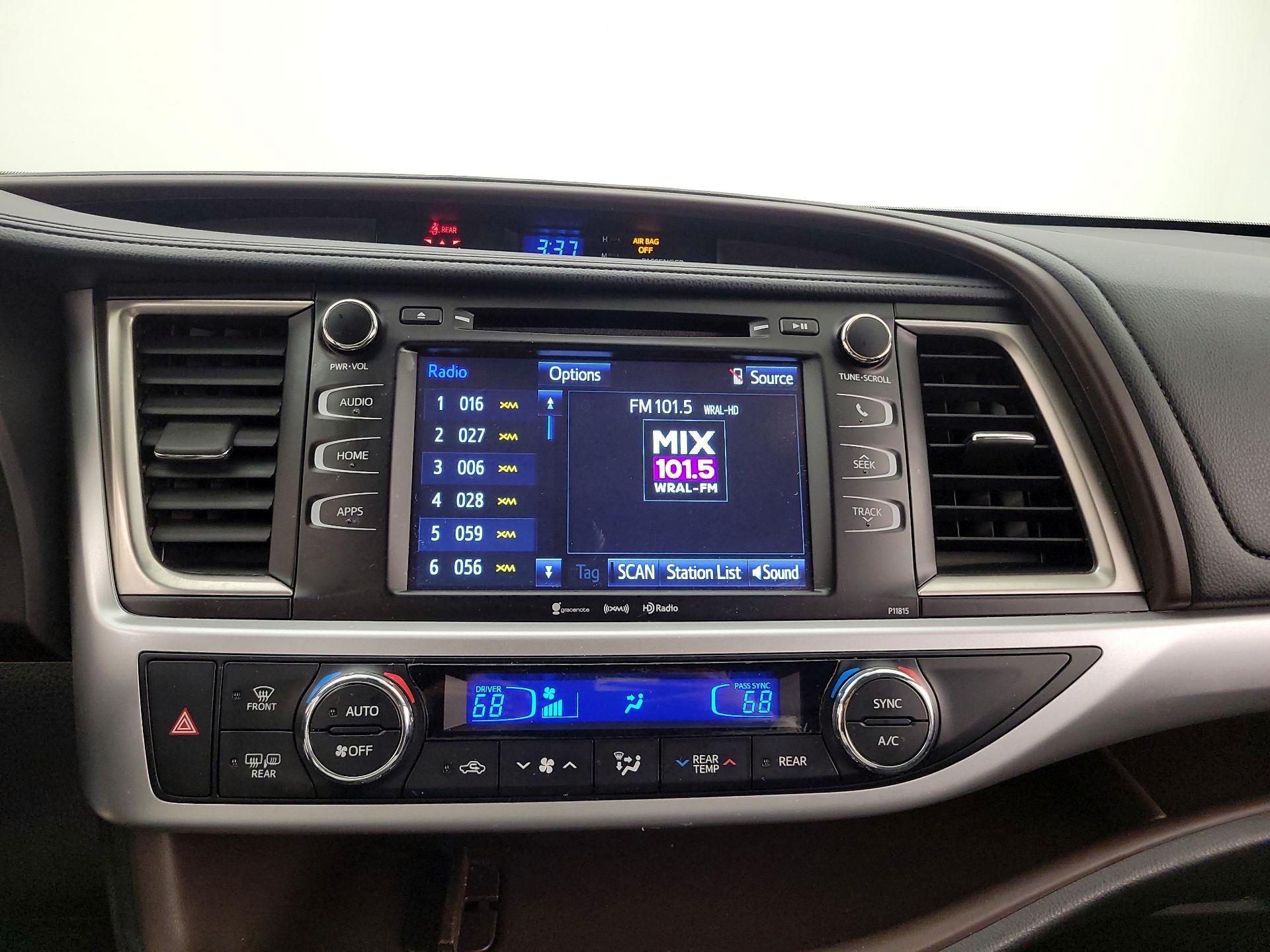 Thumbnail: 2019 Toyota Highlander - 15