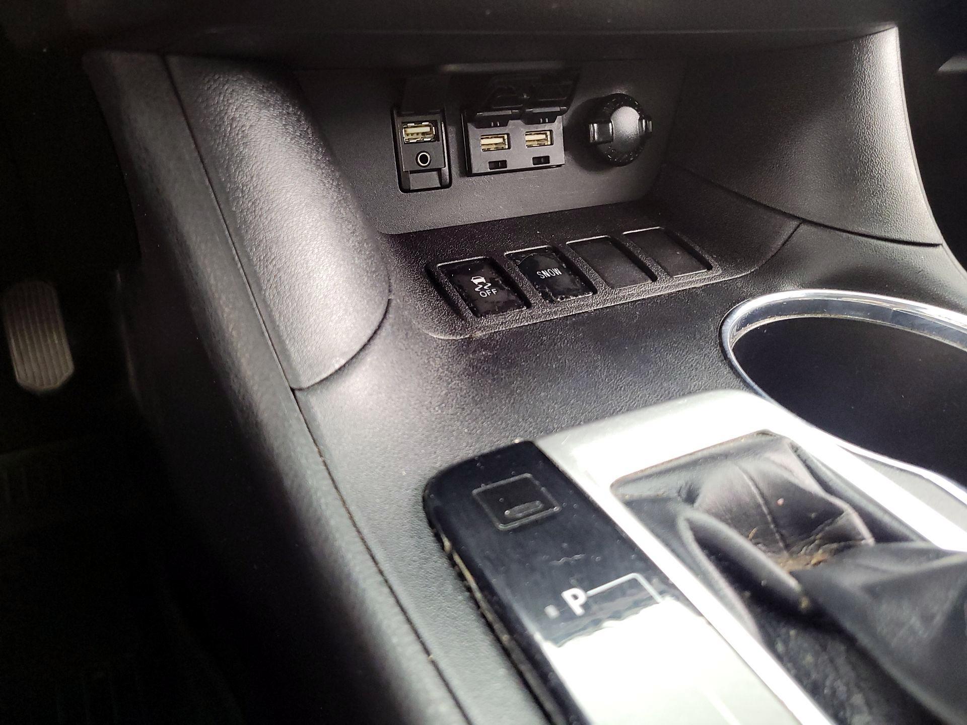 Thumbnail: 2019 Toyota Highlander - 18