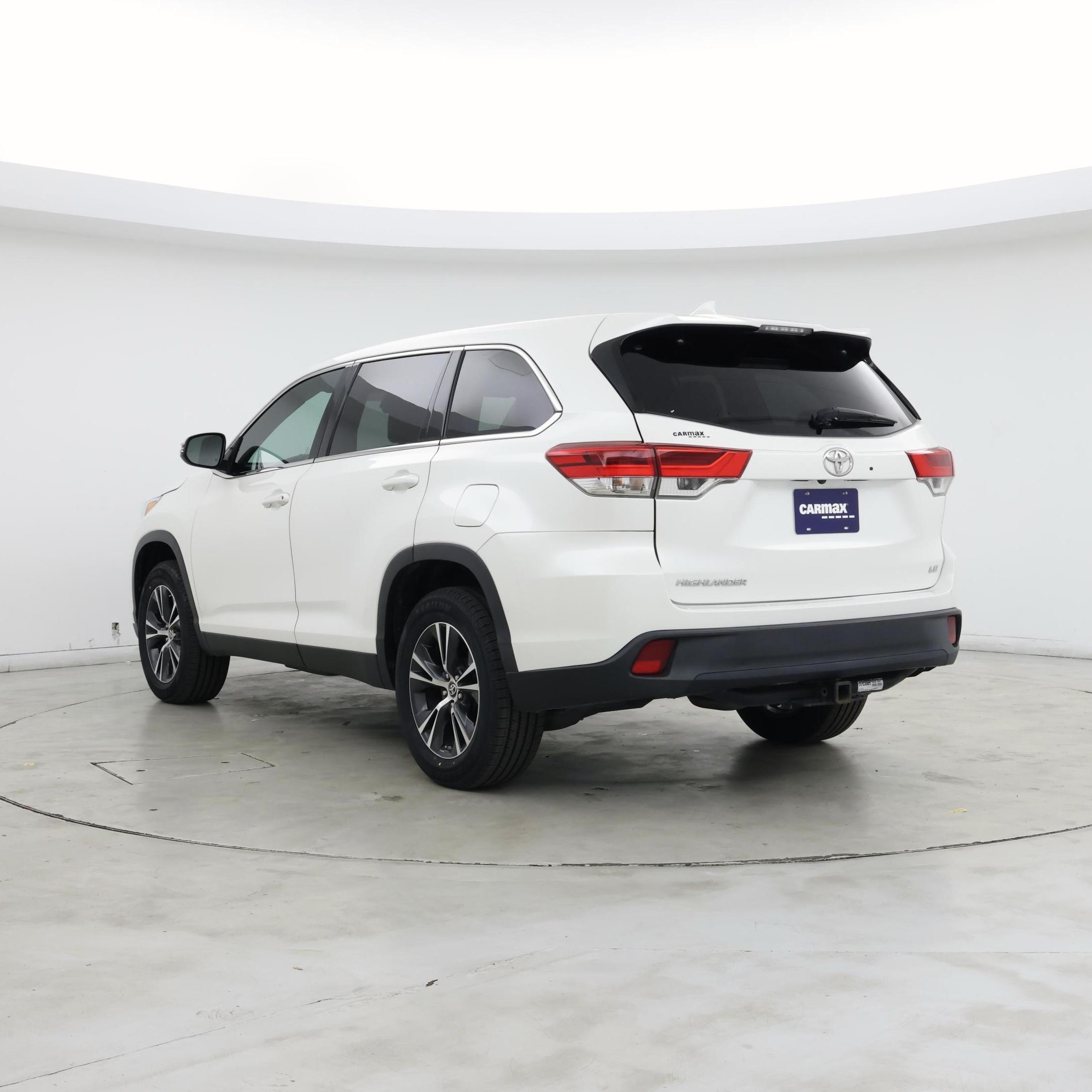 Thumbnail: 2019 Toyota Highlander - 2