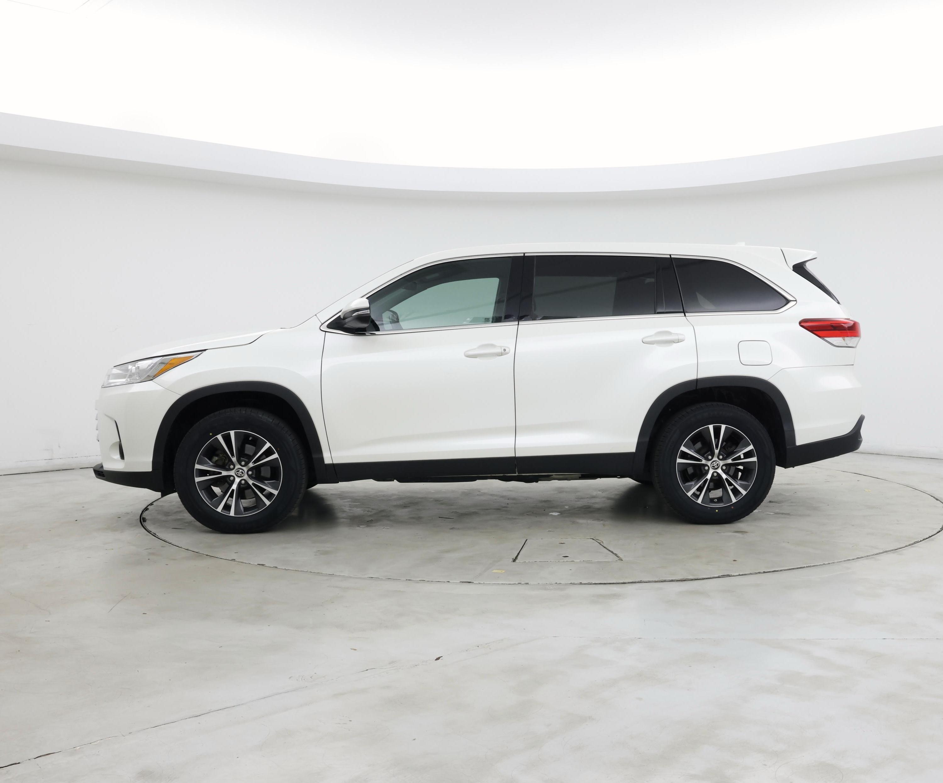 Thumbnail: 2019 Toyota Highlander - 3