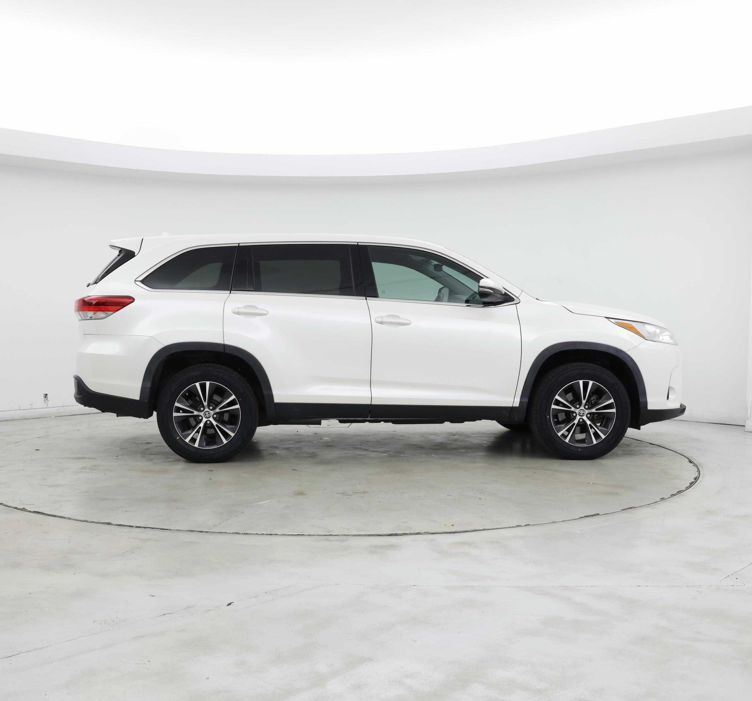 Thumbnail: 2019 Toyota Highlander - 7