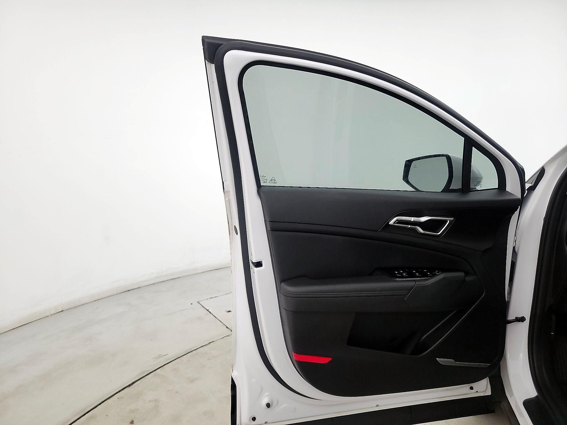 Thumbnail: 2023 Kia Sportage - 12