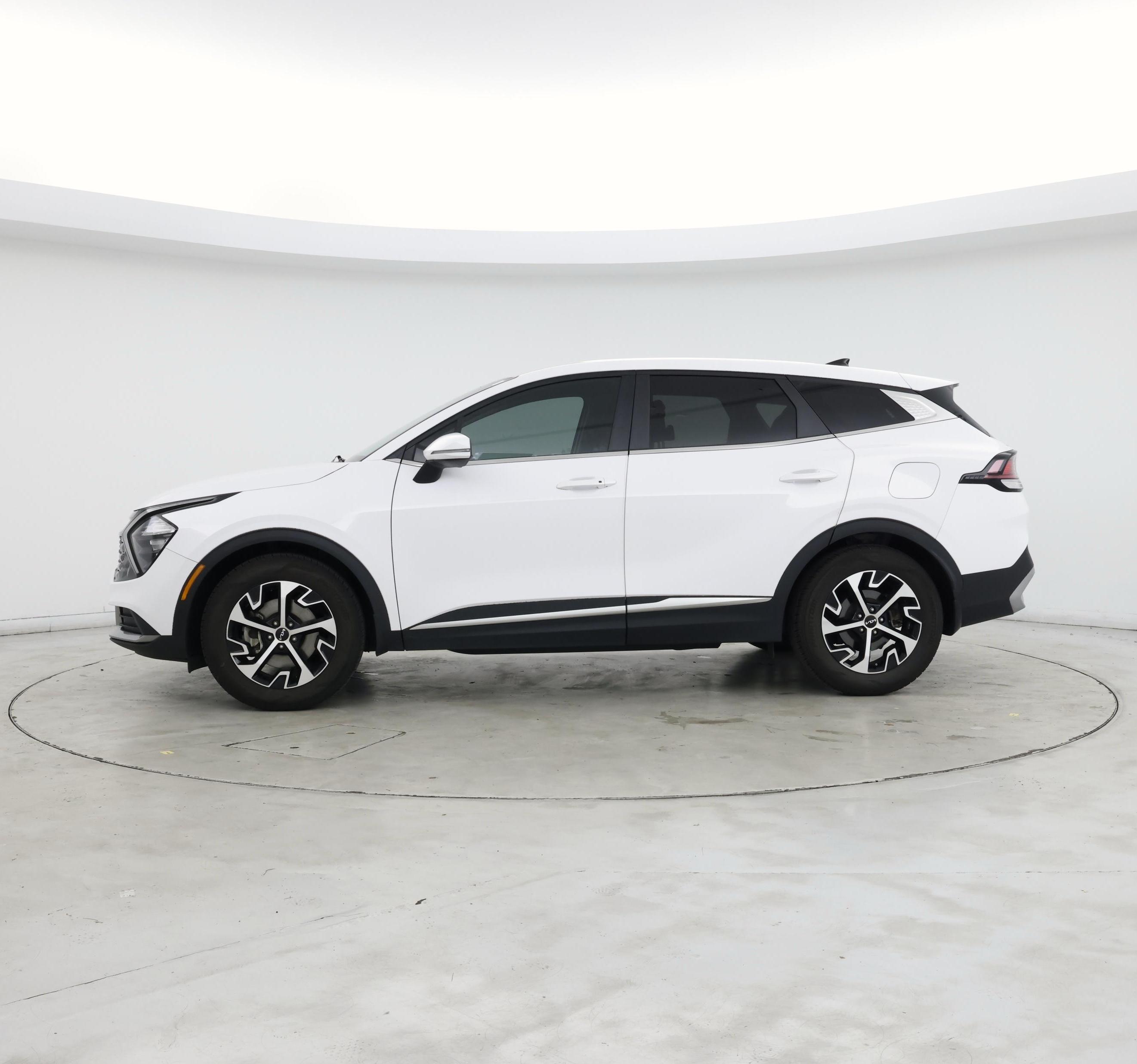 Thumbnail: 2023 Kia Sportage - 3