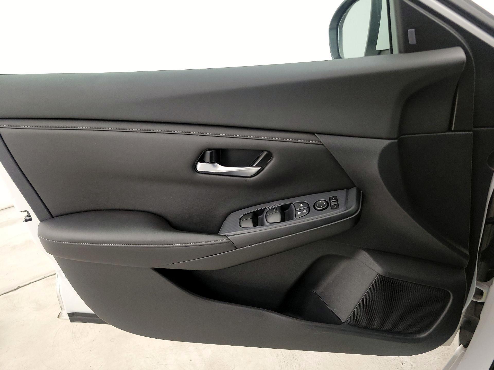 Thumbnail: 2020 Nissan Sentra - 12