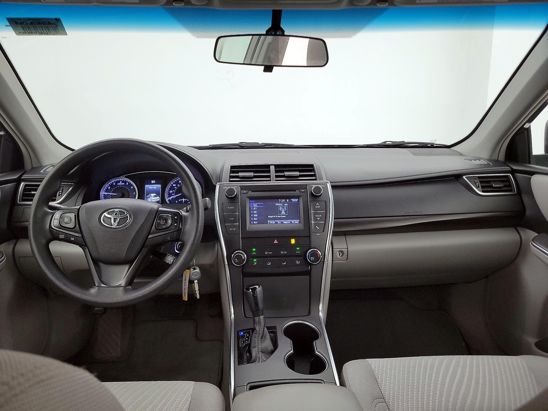 Thumbnail: 2017 Toyota Camry - 9