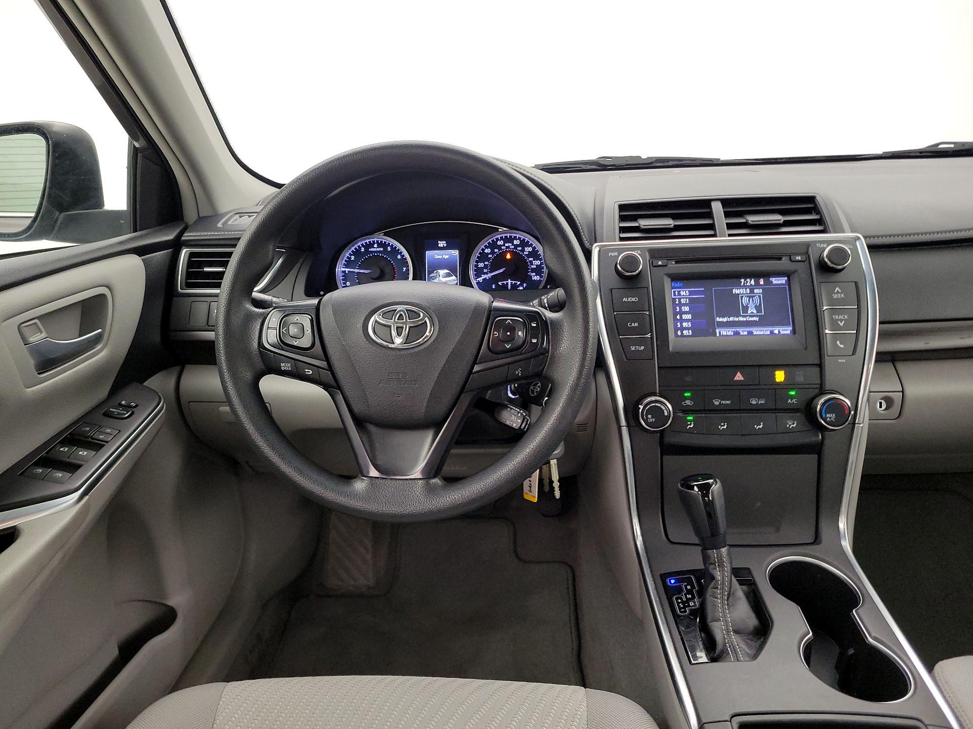 Thumbnail: 2017 Toyota Camry - 10