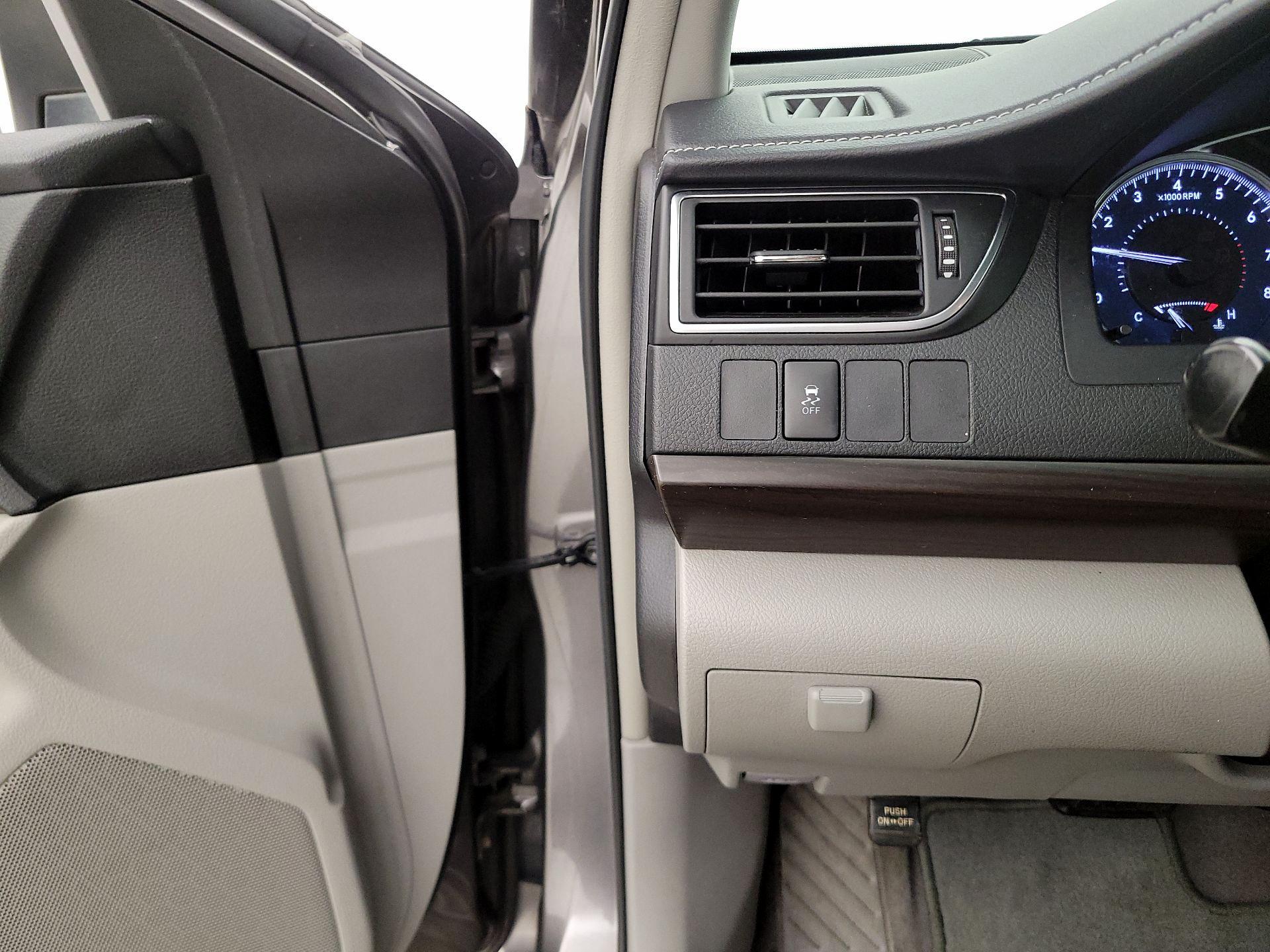 Thumbnail: 2017 Toyota Camry - 13