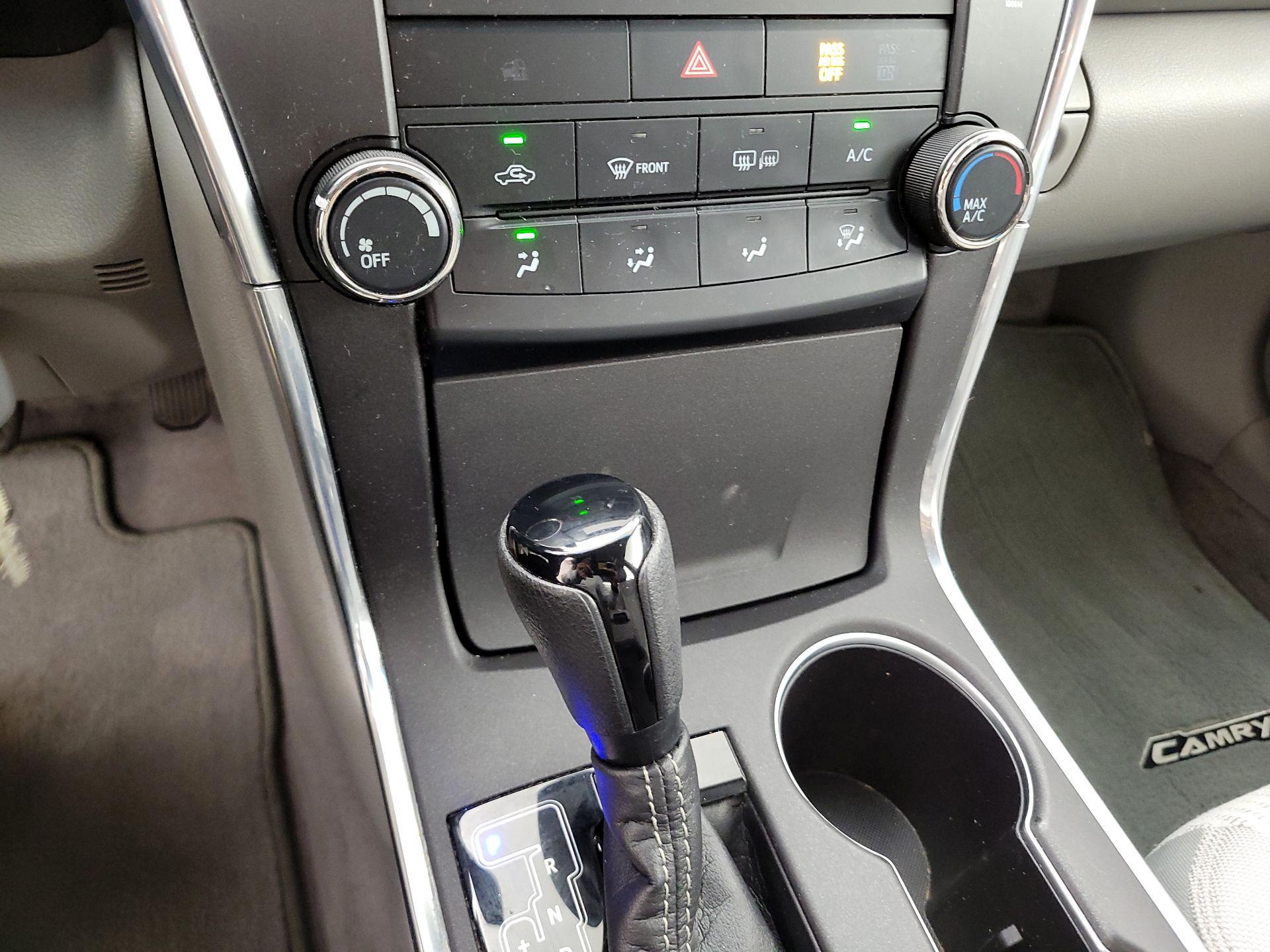 Thumbnail: 2017 Toyota Camry - 16