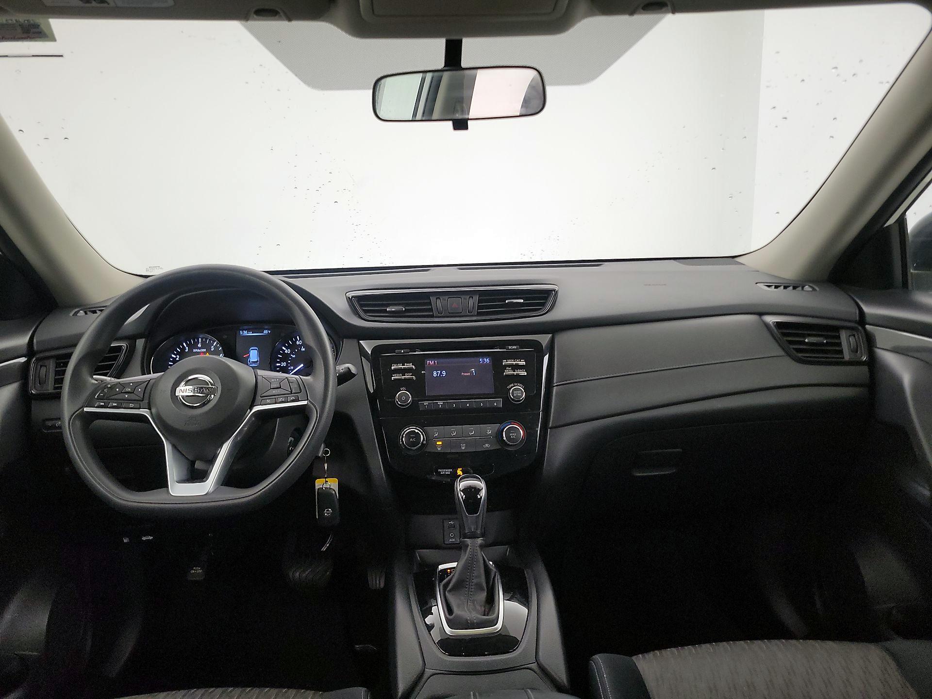 Thumbnail: 2017 Nissan Rogue - 9