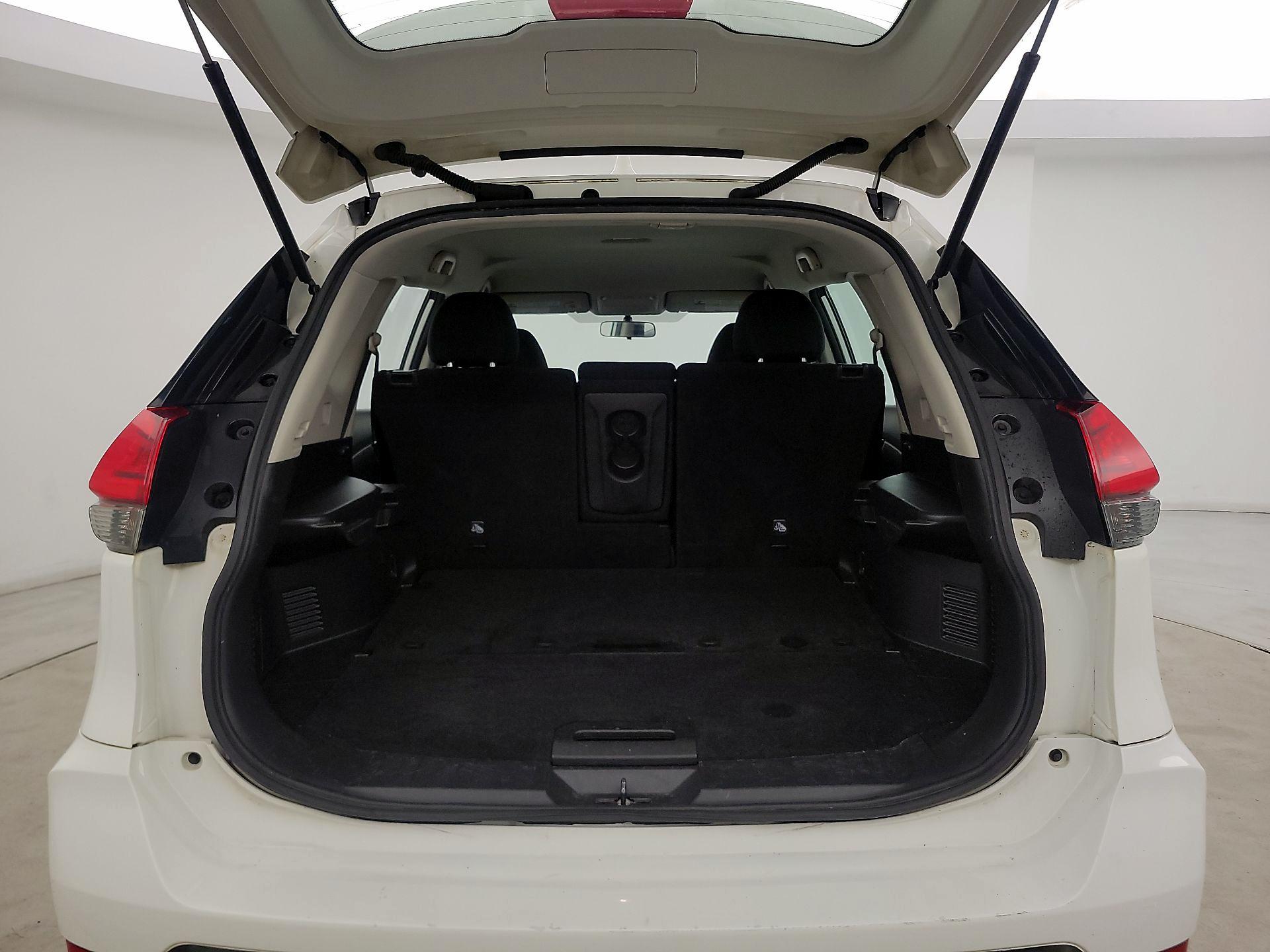 Thumbnail: 2017 Nissan Rogue - 20