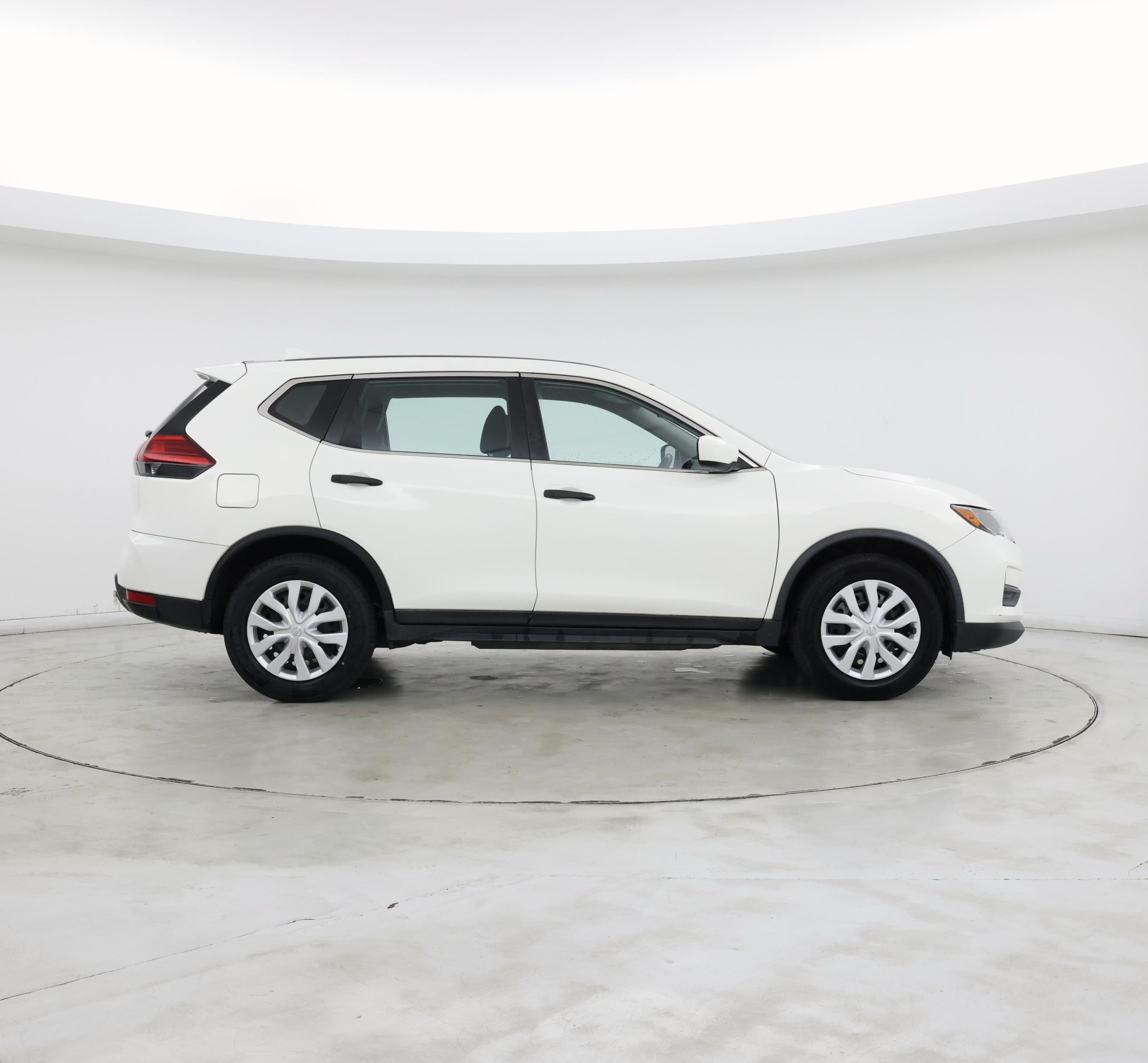 Thumbnail: 2017 Nissan Rogue - 7