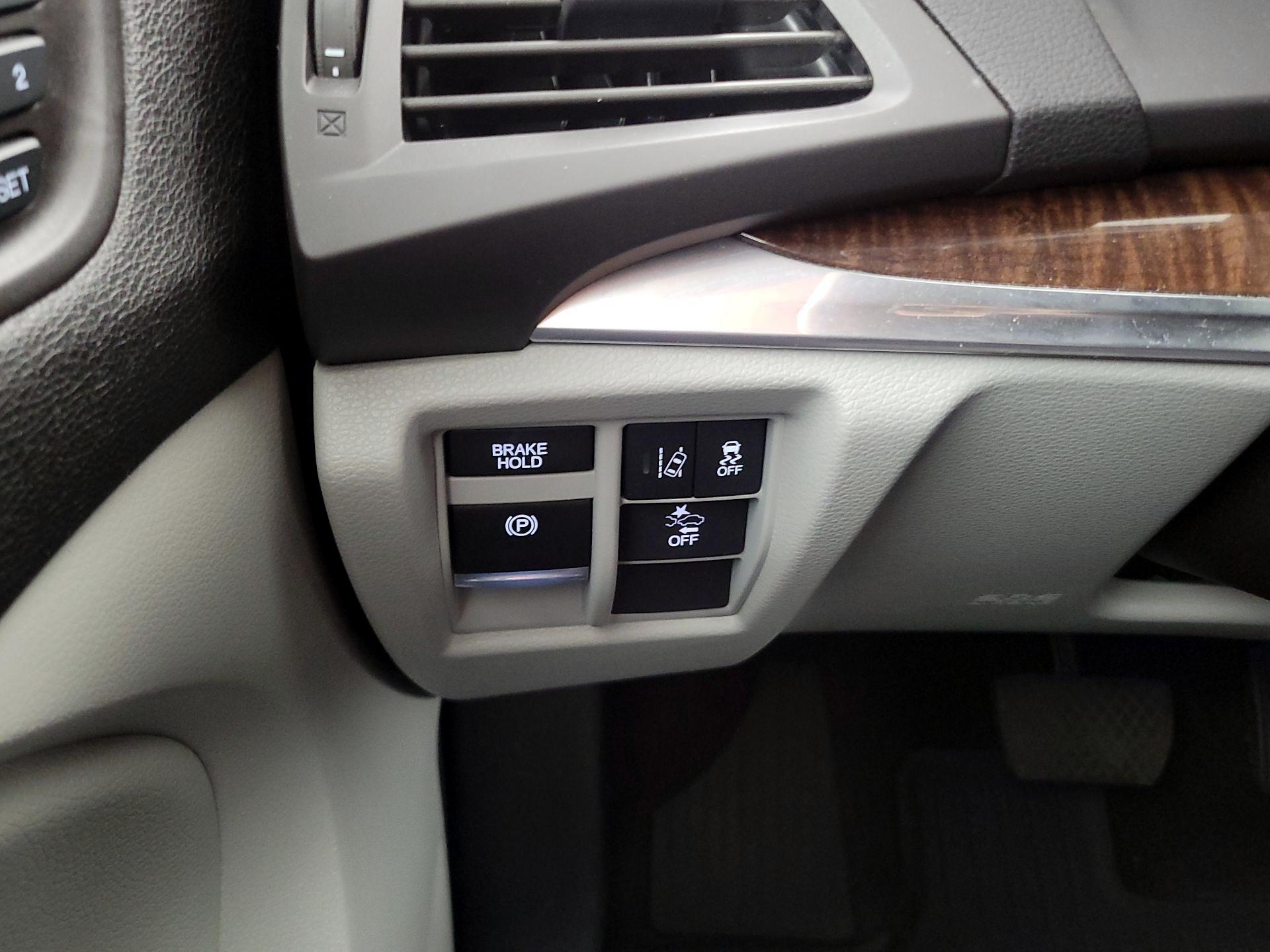 Thumbnail: 2017 Acura MDX - 13