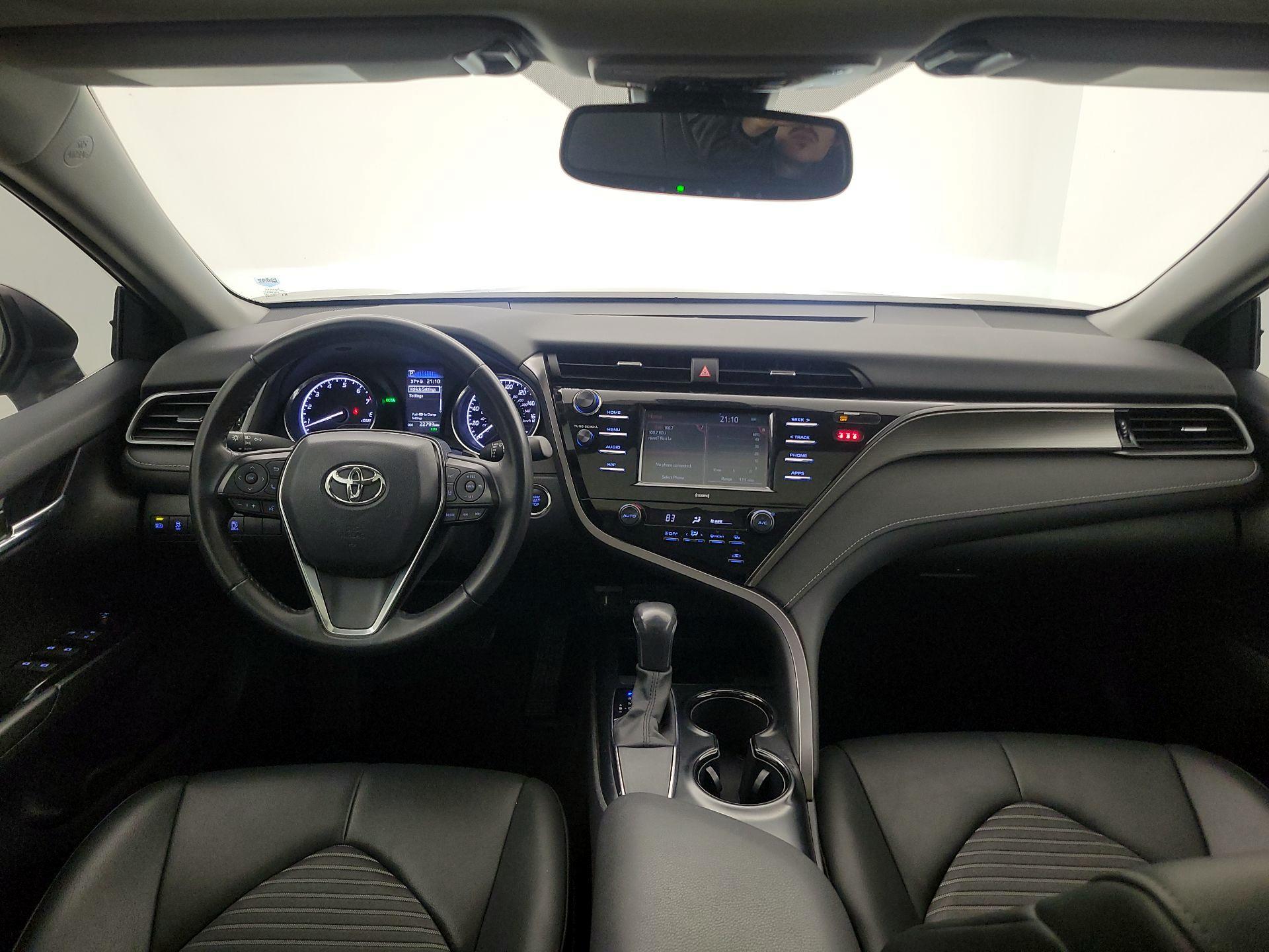 Thumbnail: 2020 Toyota Camry - 9