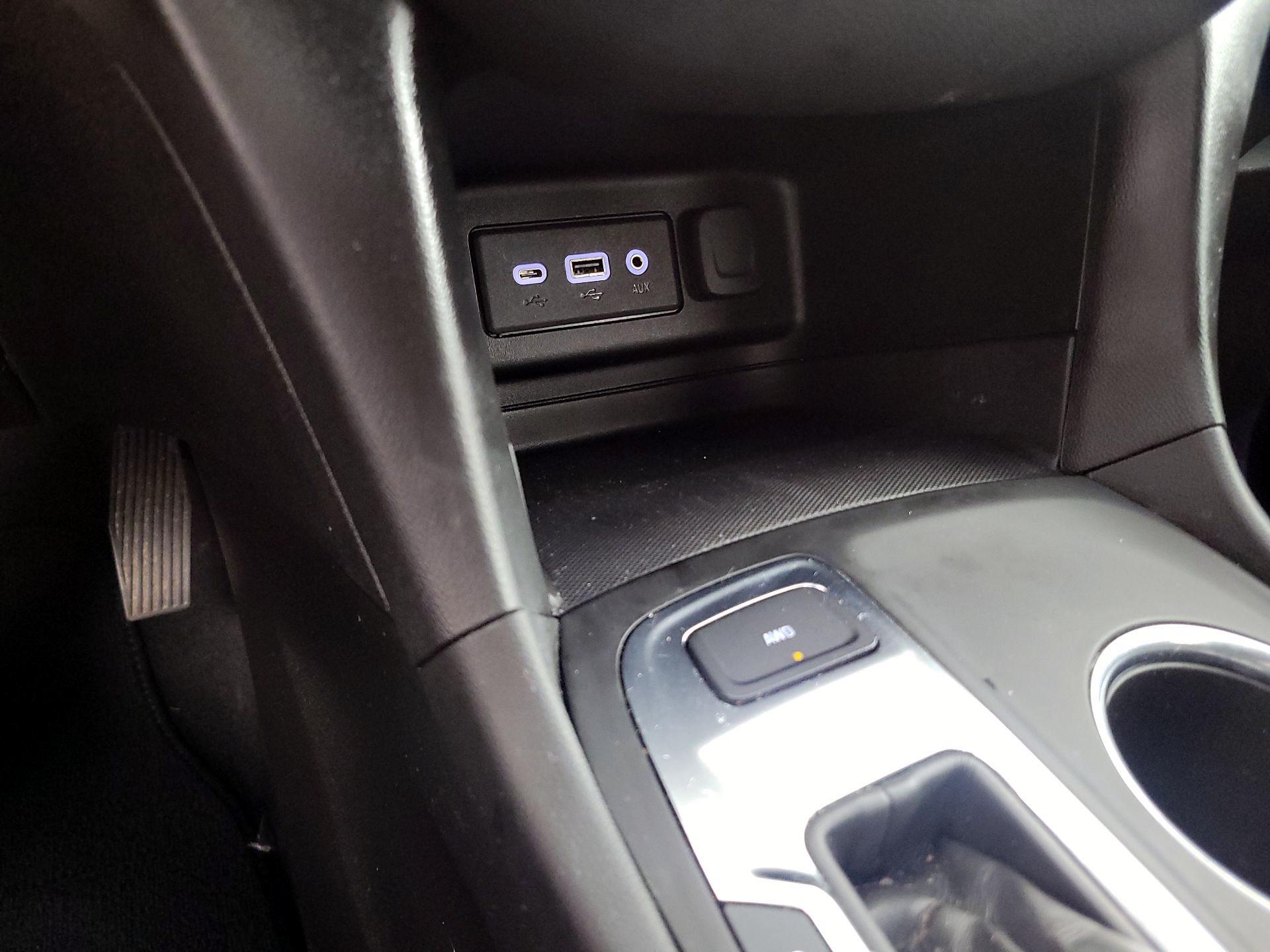 Thumbnail: 2021 Chevrolet Equinox - 18