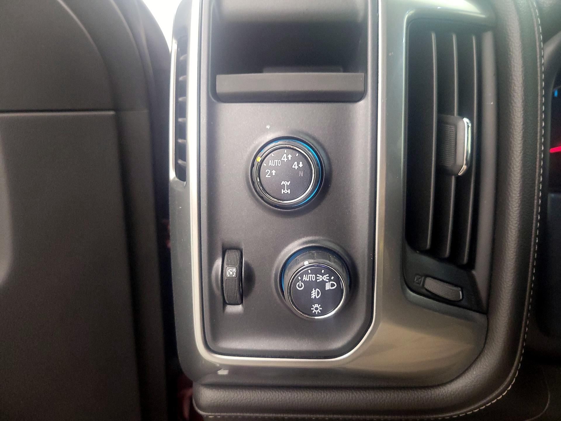 Thumbnail: 2015 Chevrolet Silverado 1500 - 13