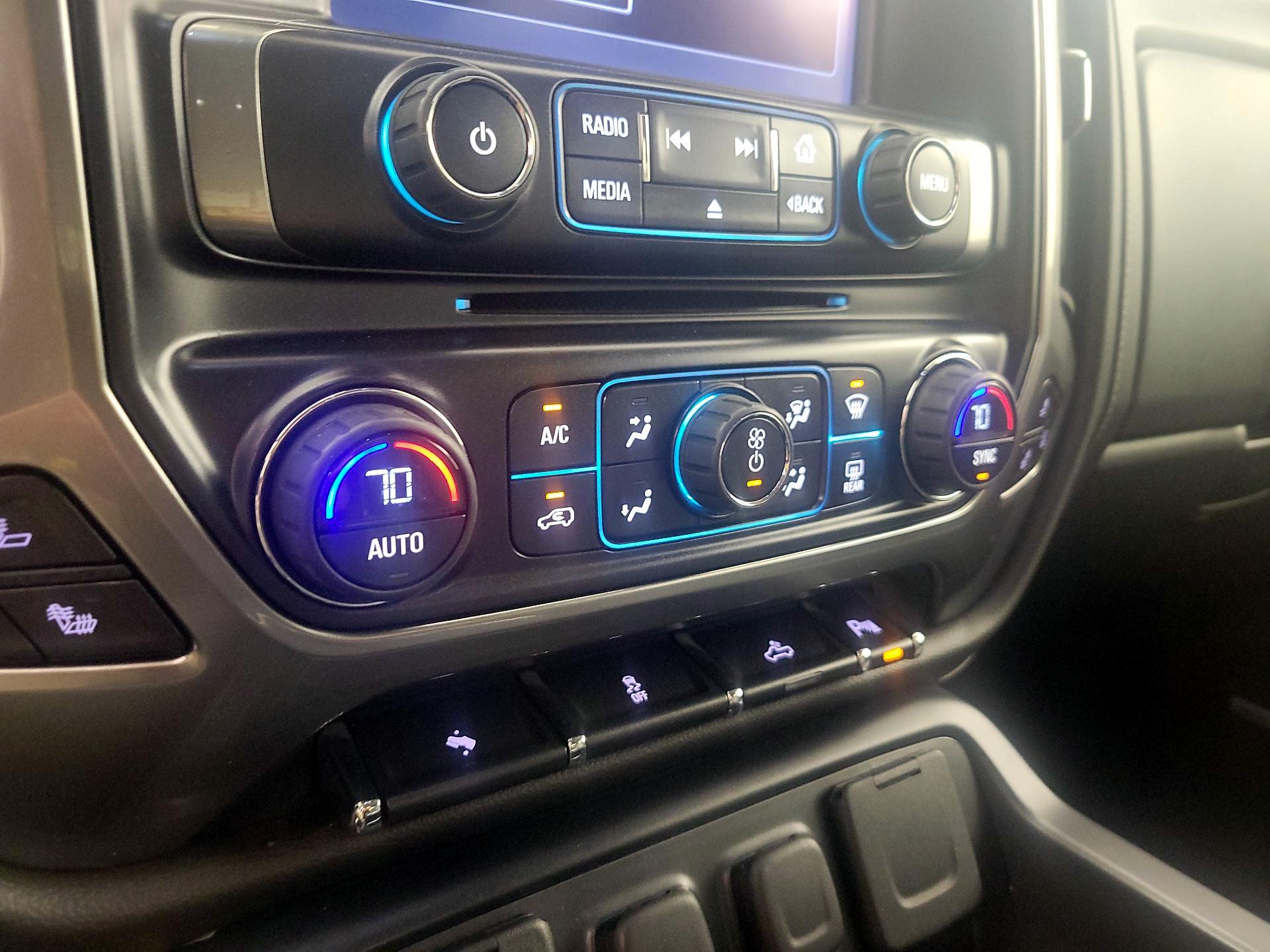 Thumbnail: 2015 Chevrolet Silverado 1500 - 16