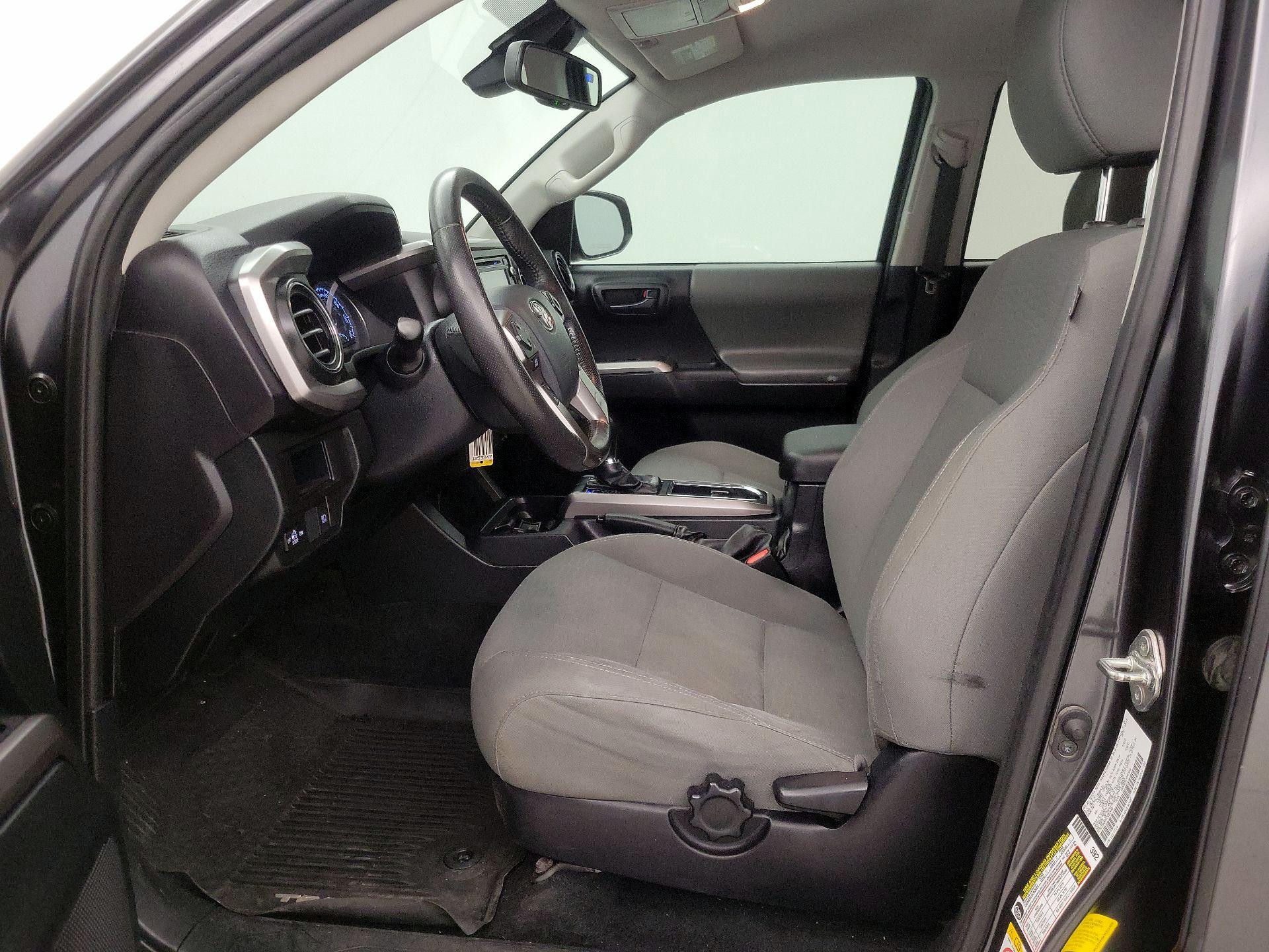 Thumbnail: 2019 Toyota Tacoma - 11