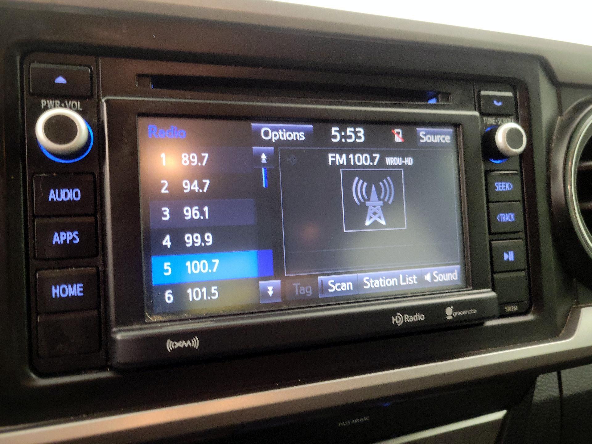 Thumbnail: 2019 Toyota Tacoma - 15