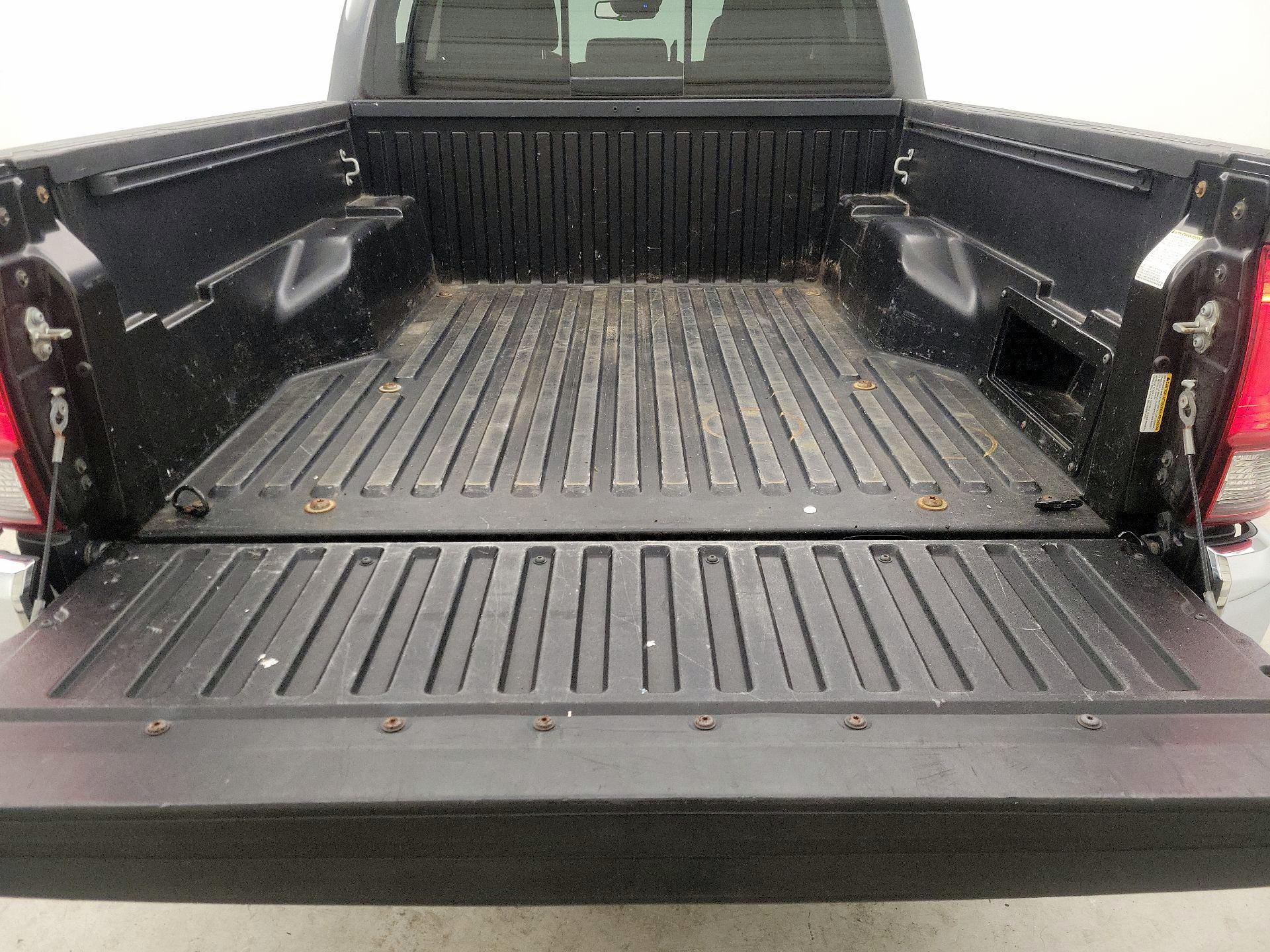 Thumbnail: 2019 Toyota Tacoma - 20