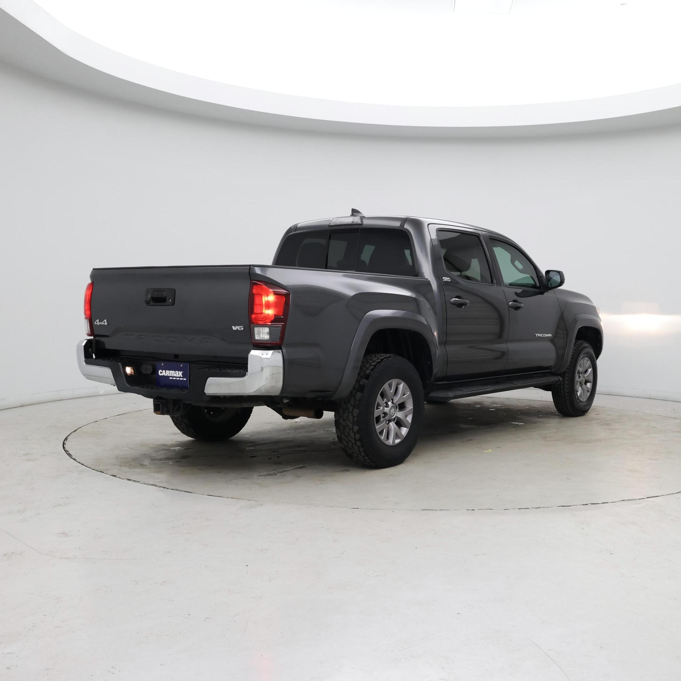 Thumbnail: 2019 Toyota Tacoma - 8