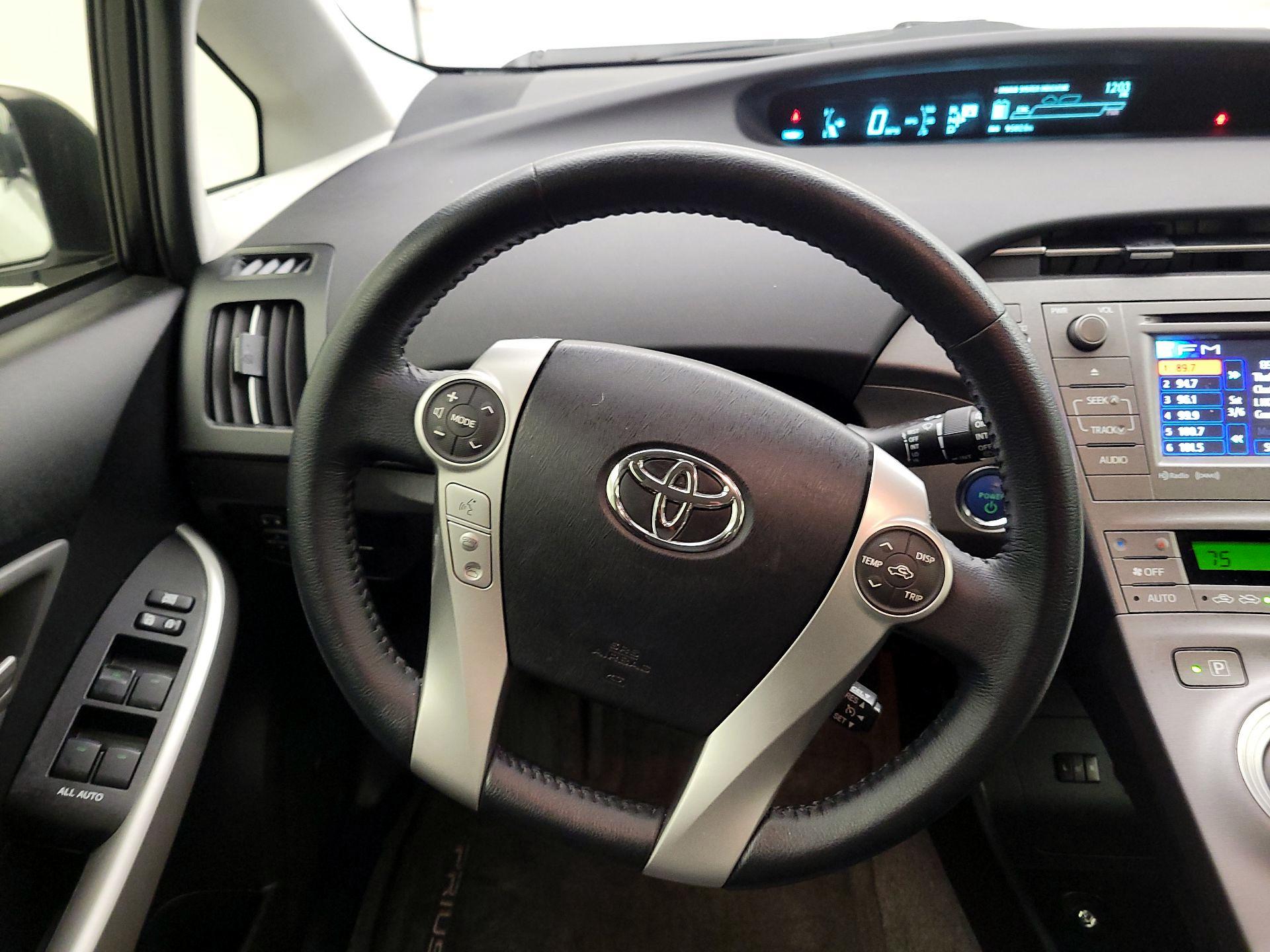 Thumbnail: 2015 Toyota Prius - 10