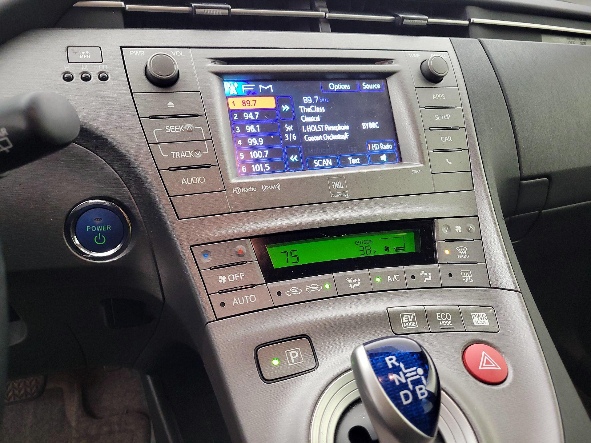 Thumbnail: 2015 Toyota Prius - 16