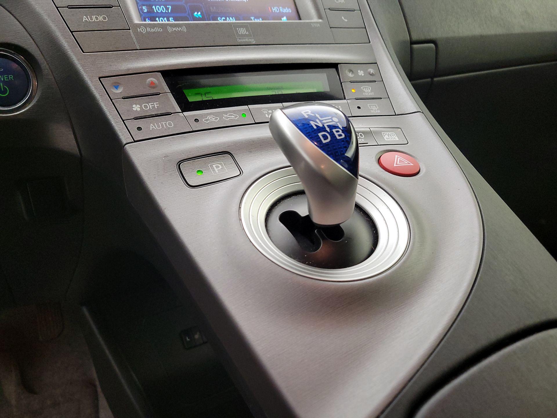 Thumbnail: 2015 Toyota Prius - 17