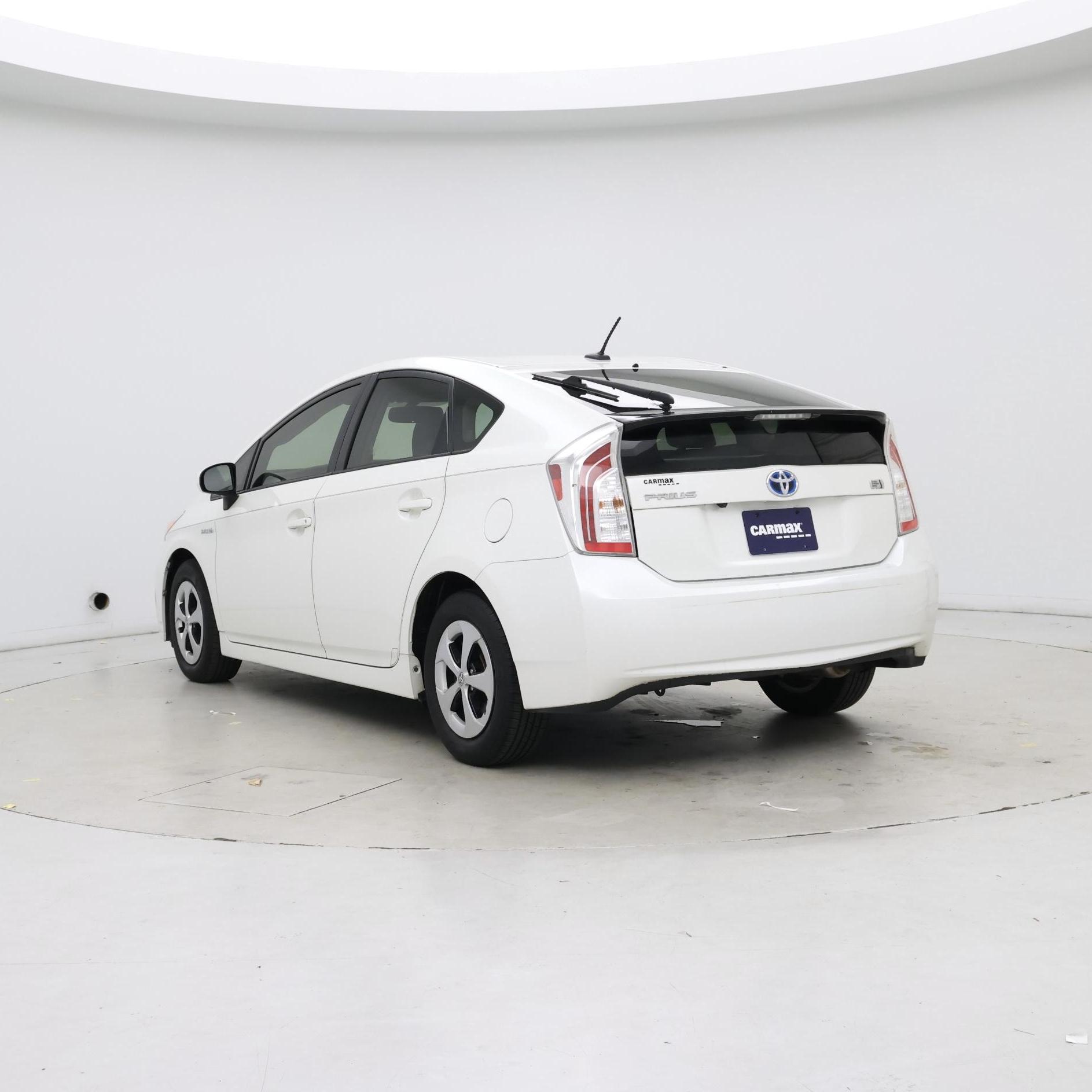 Thumbnail: 2015 Toyota Prius - 2