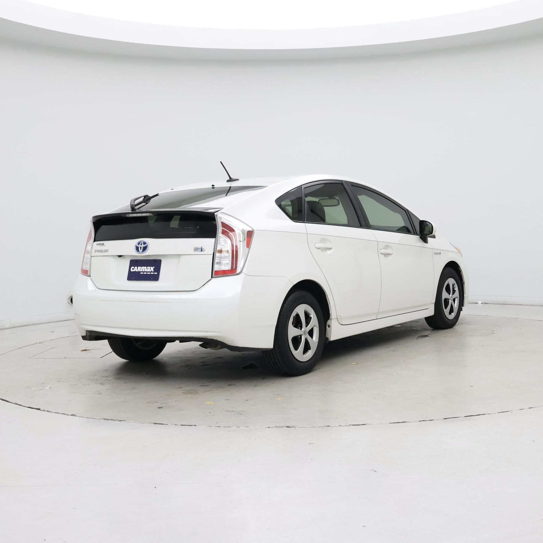 Thumbnail: 2015 Toyota Prius - 8
