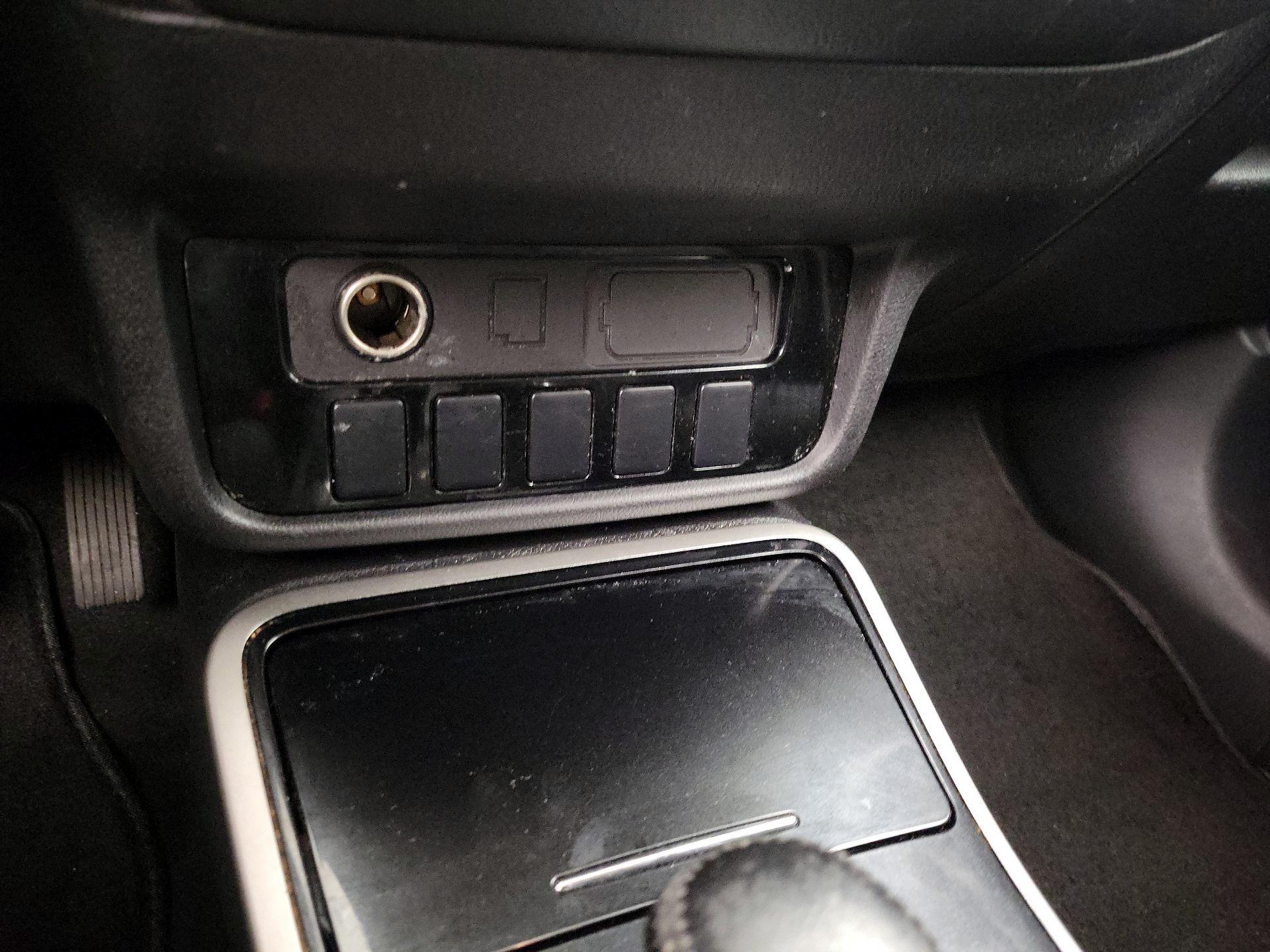 Thumbnail: 2017 Mitsubishi Outlander - 18