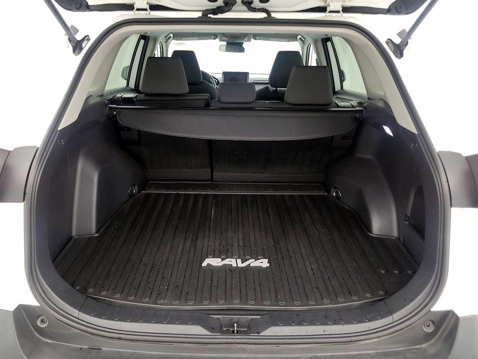 Thumbnail: 2023 Toyota RAV4 - 20