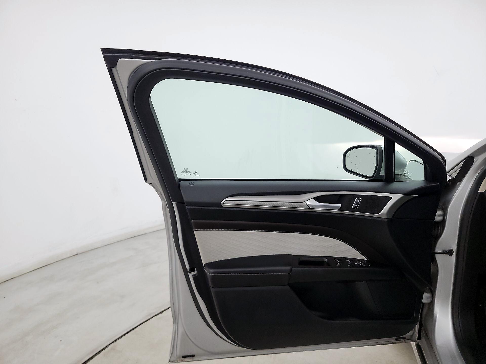 Thumbnail: 2019 Ford Fusion - 12