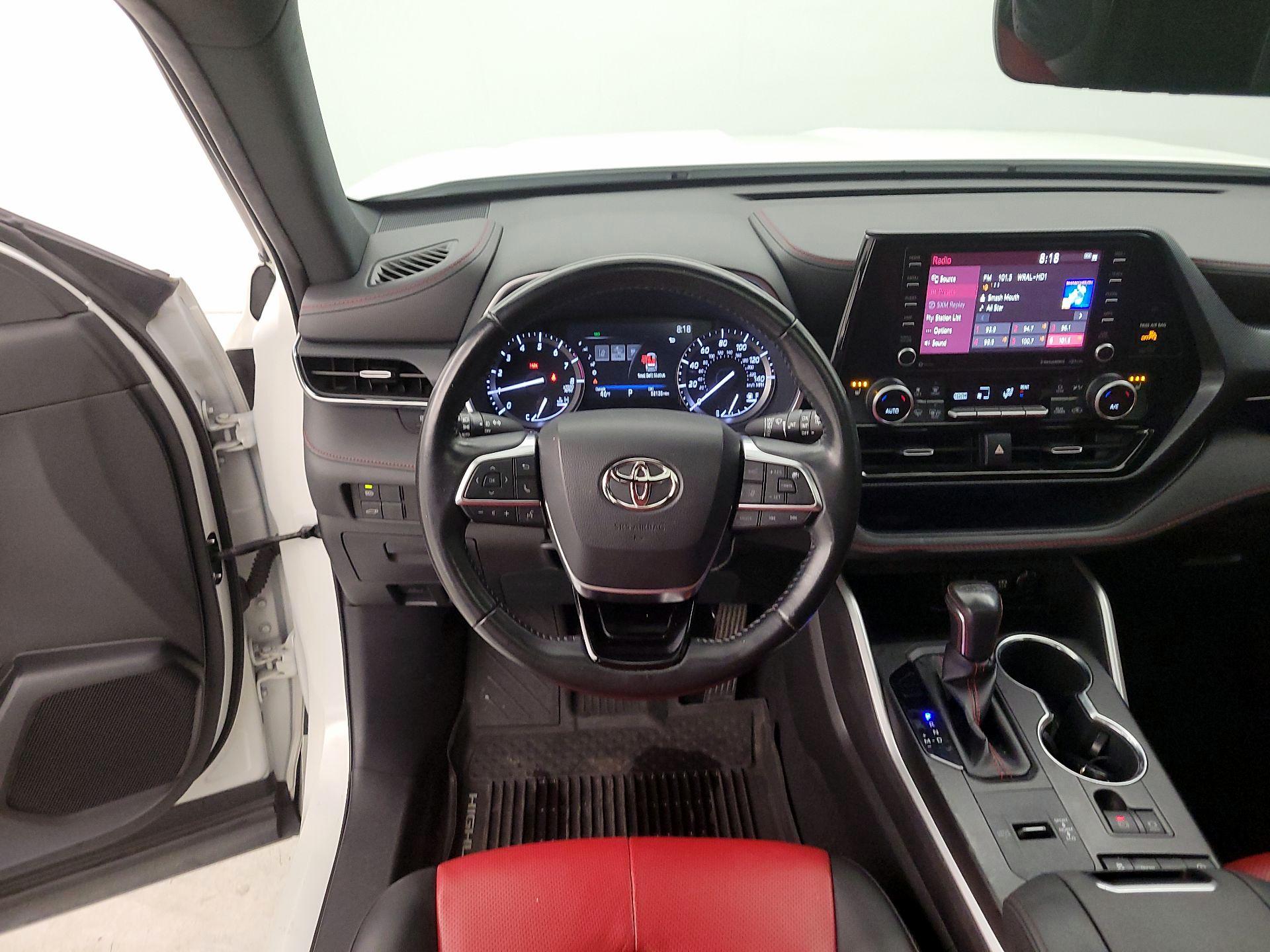 Thumbnail: 2021 Toyota Highlander - 10