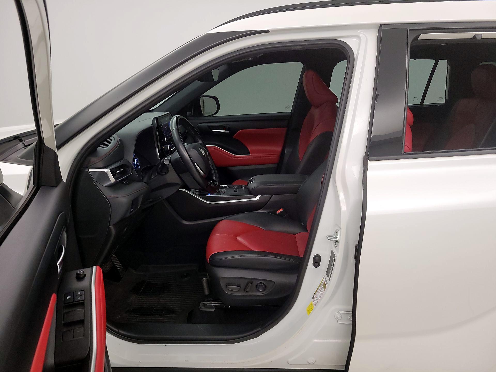 Thumbnail: 2021 Toyota Highlander - 11