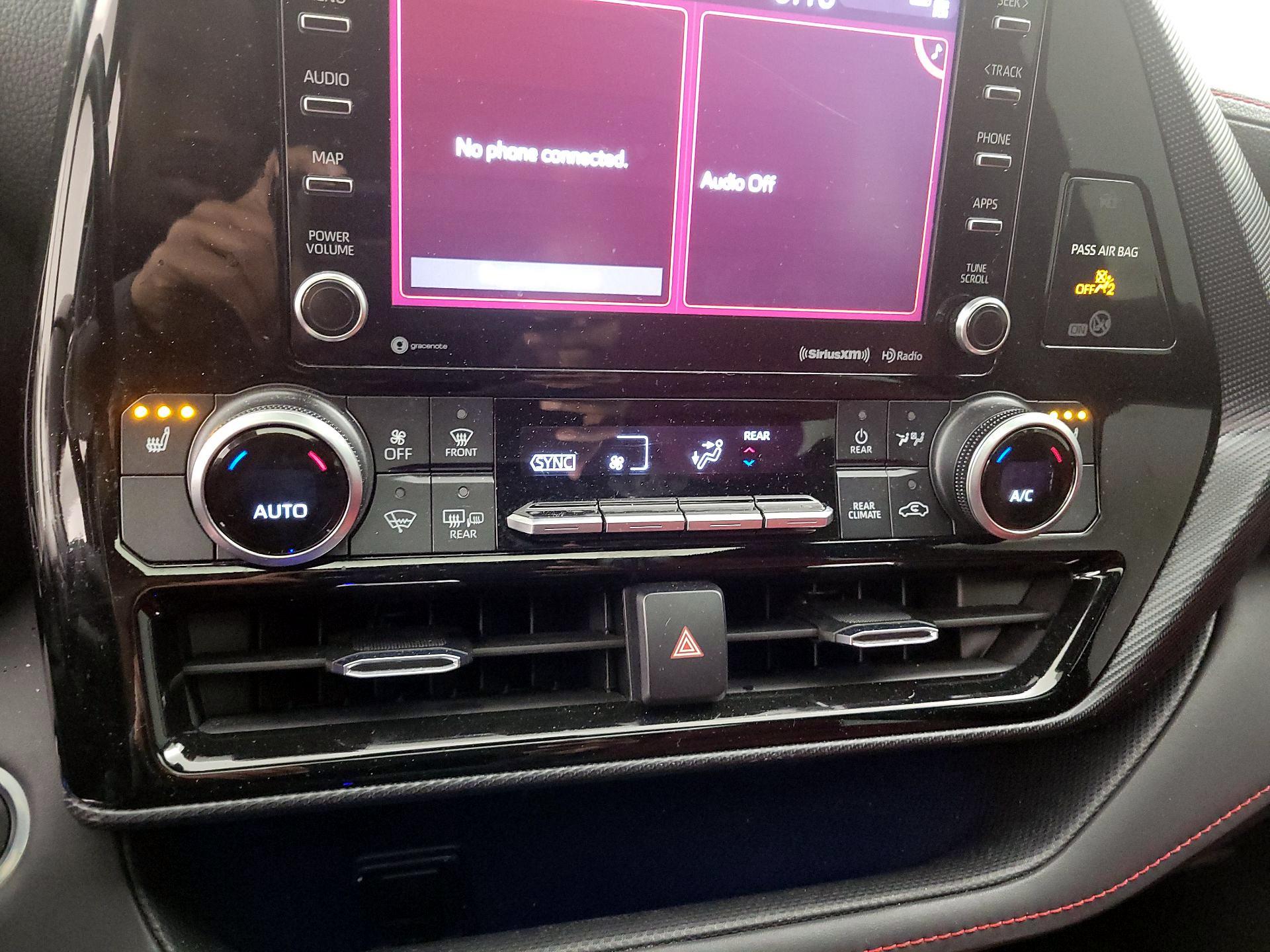 Thumbnail: 2021 Toyota Highlander - 16