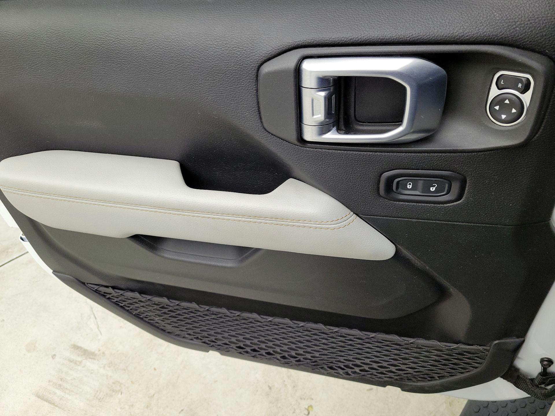 Thumbnail: 2021 Jeep Wrangler - 12